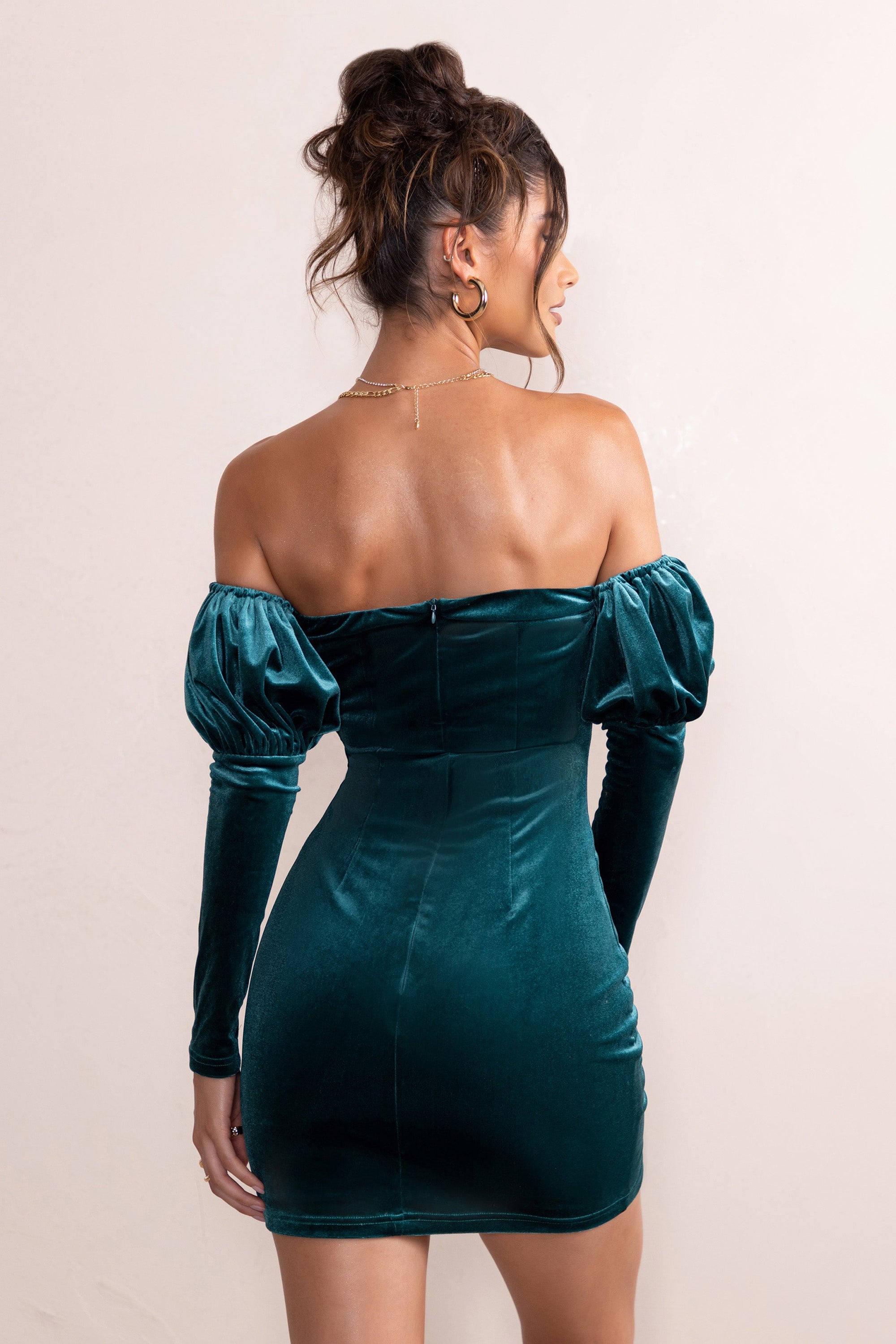 Ivy | Petrolfarbenes Samt-Minikleid mit Cut-Out und Rüschenärmeln