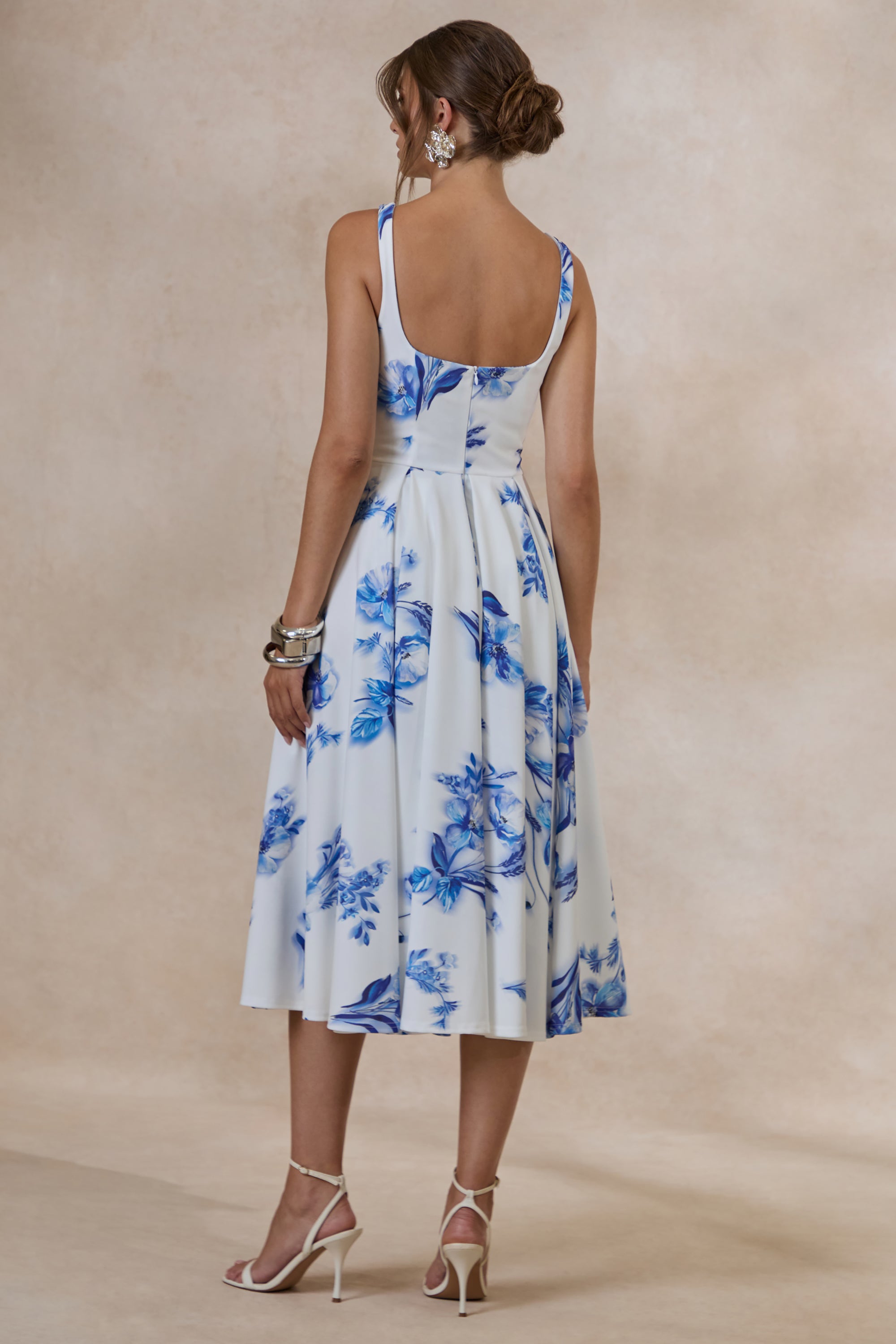 ECM_HR_CL136597153---Lissa-_-Blue-Floral-Print-Square-Neck-Midi-Dress5.jpg