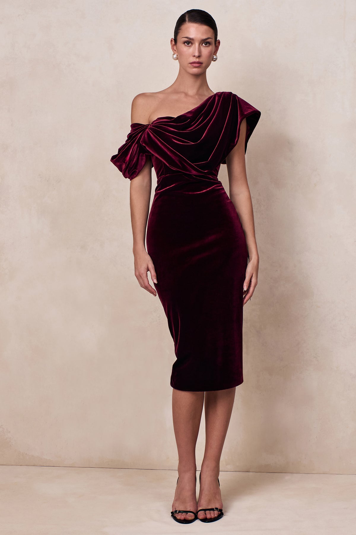 ECM_CL136897101 - High End | Burgundy Velvet Asymmetric-Neck Midi Dress With Draped Detailing 04 .jpg
