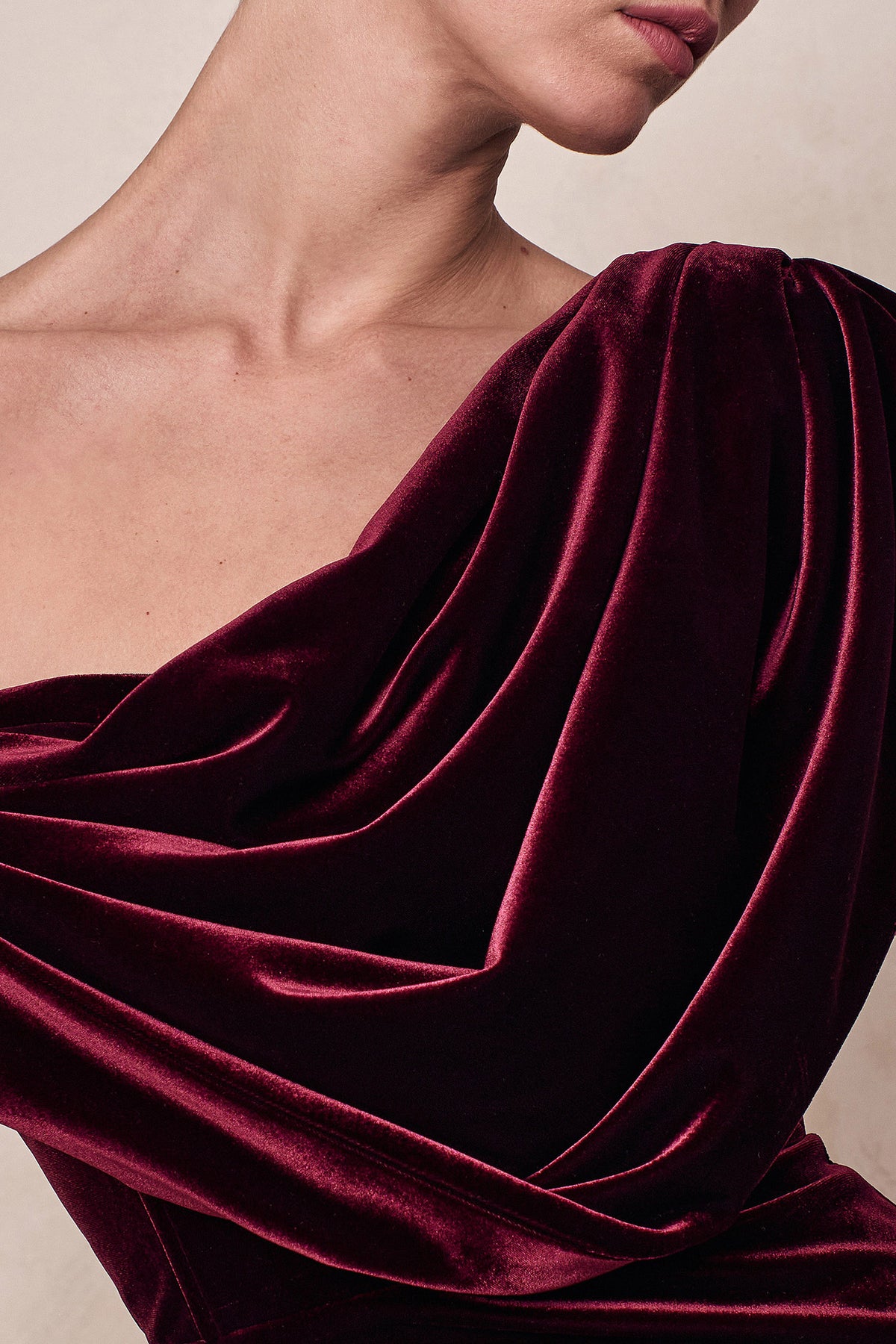 ECM_CL136897101 - High End | Burgundy Velvet Asymmetric-Neck Midi Dress With Draped Detailing 08 .jpg