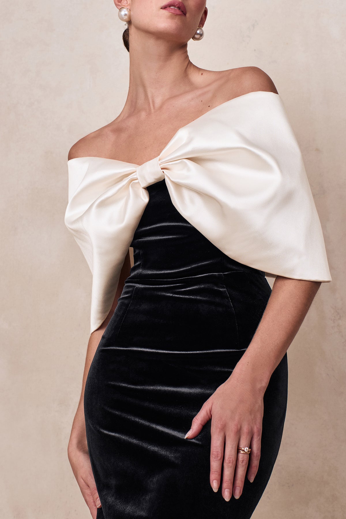 ECM_CL136903240 - Twilight | Black And White Velvet Bardot-Neck Midi Dress With Oversized Satin Bow 05.jpg