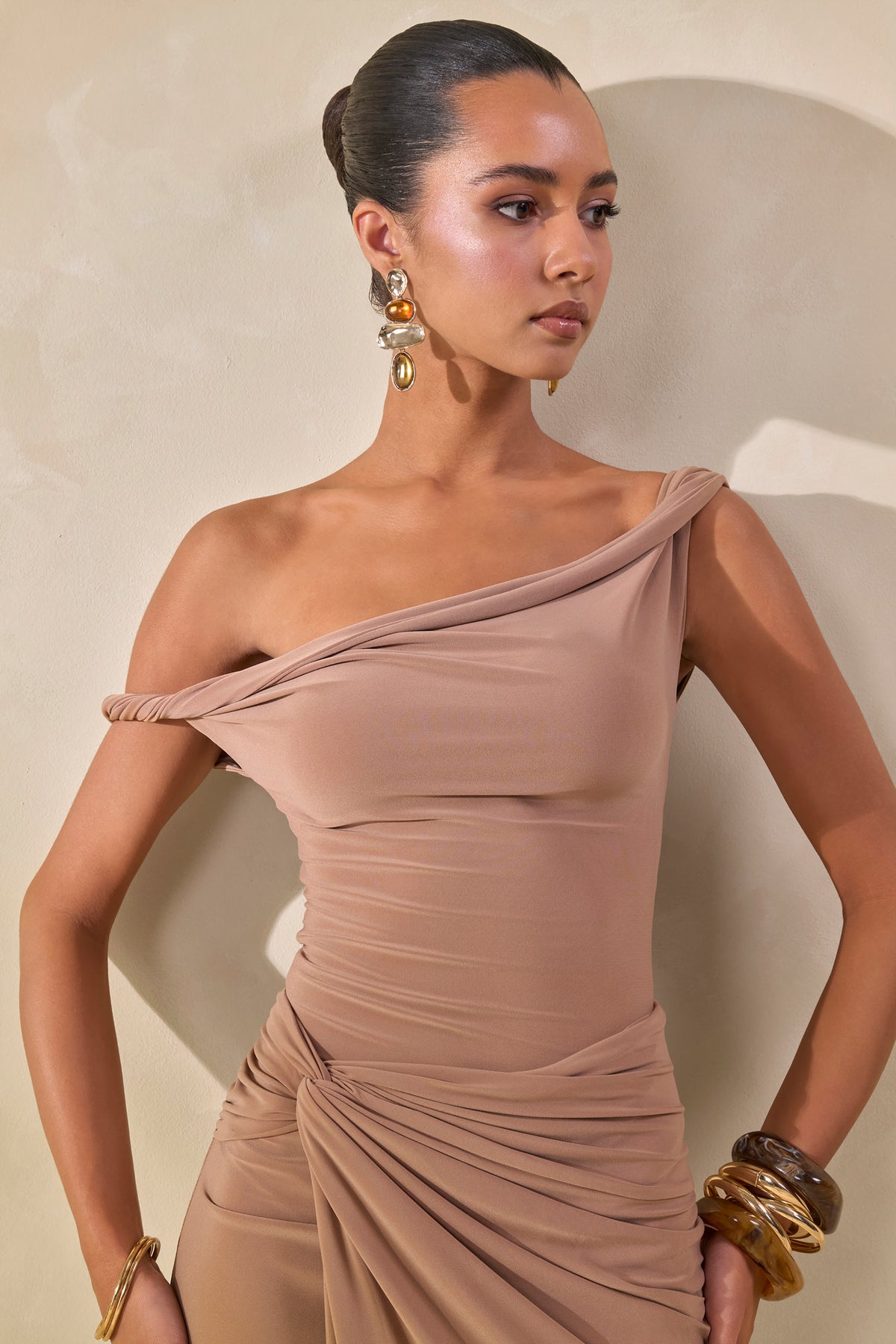 ECM_HR_CL137833021---Idris-Brown-Twisted-Waist-Maxi-Skirt-With-Front-Split-+-ECM_HR_CL137817021---Kesia-_-Brown-Twisted-Asymmetric-Bodysuit7.jpg