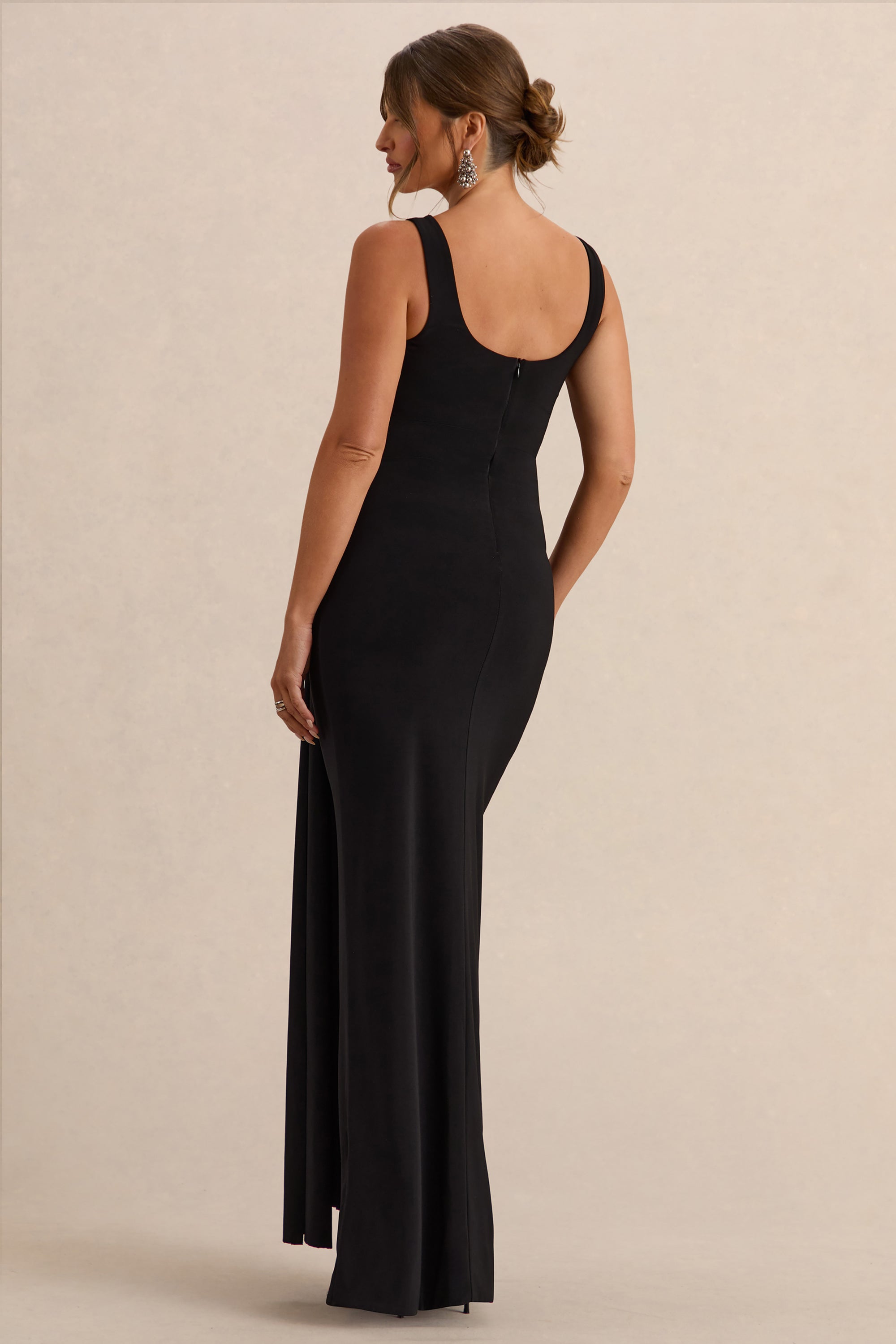 ECM_HR_CL138112001----Felise---Black-Scoop-Neck-Maternity-Maxi-Dress-With-Gathered-Detailing-4.jpg