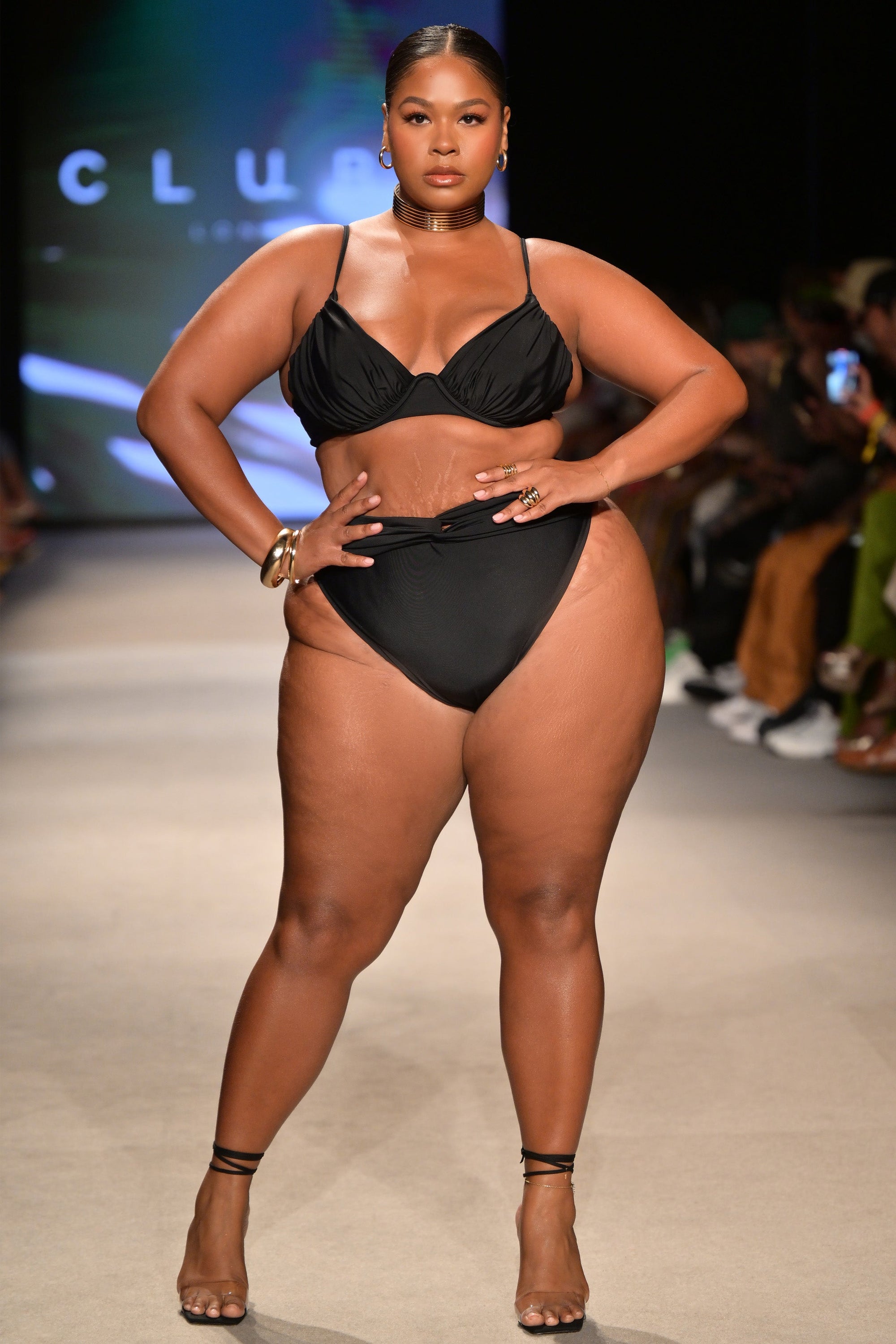 High Tide | Schwarze High-Waist-Bikinihose mit Twist-Front