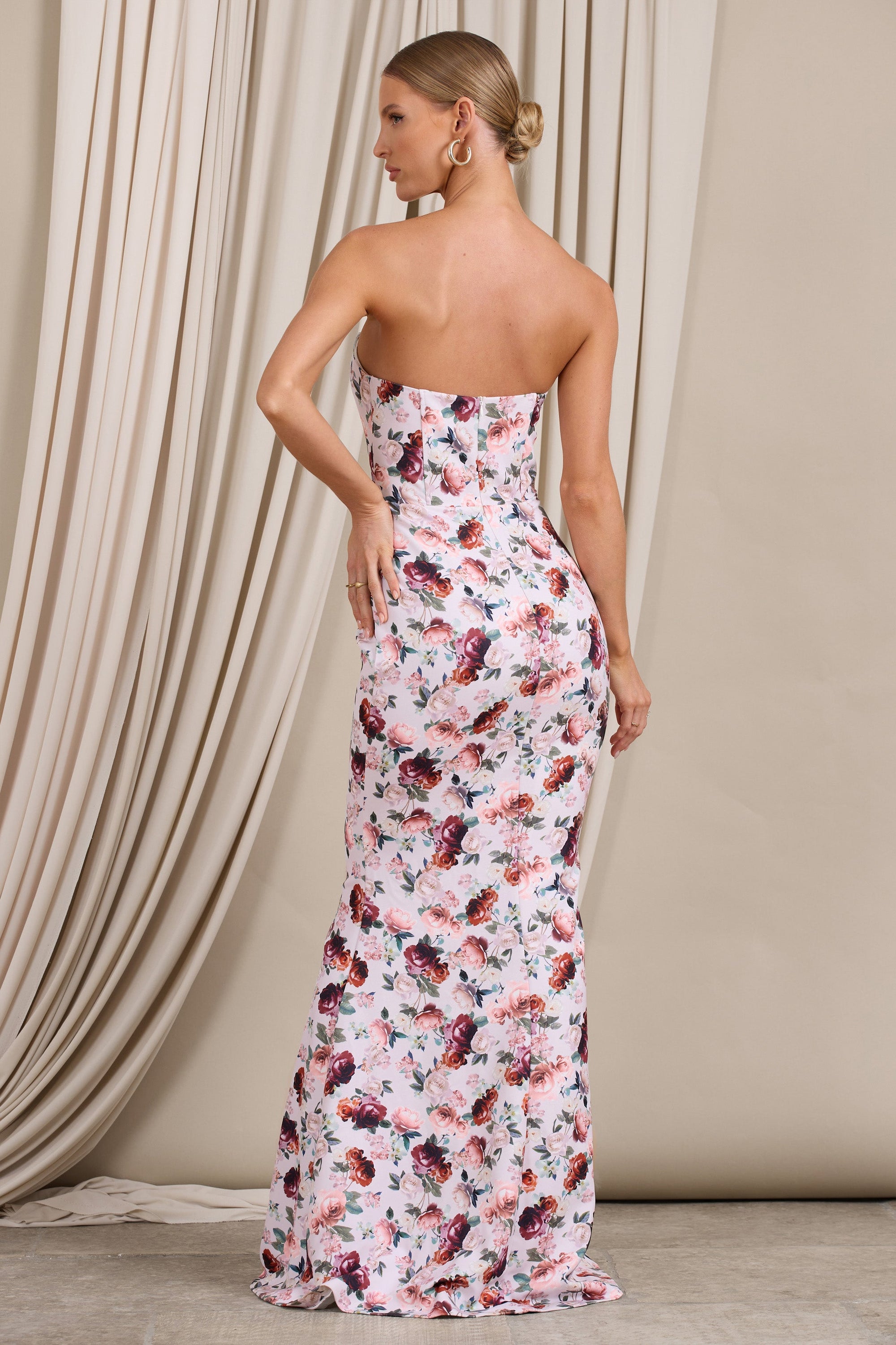 Blenheim | Weißes Maxikleid mit floralem Print und Corset Bodycon Silhouette