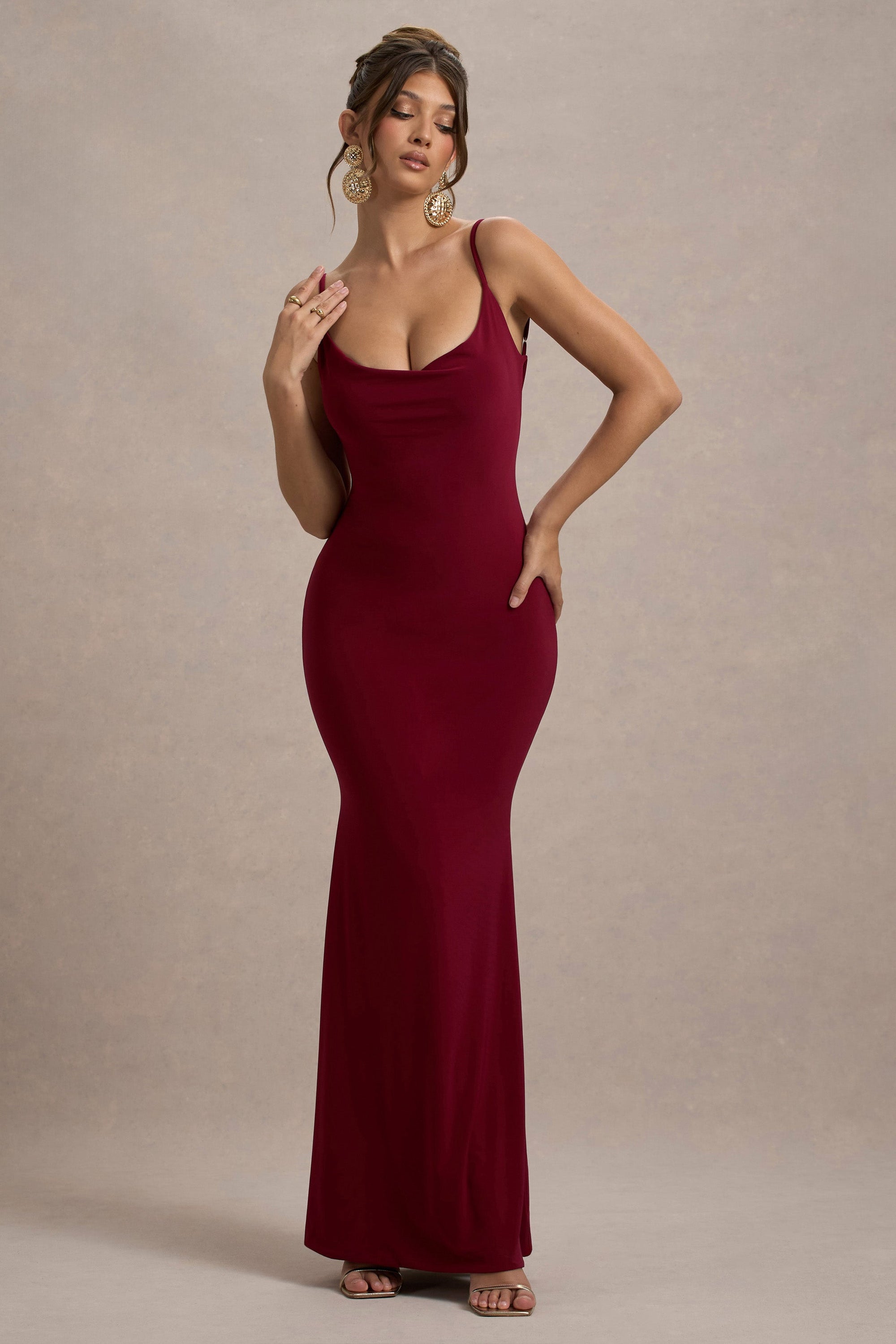 Francoise | Beerenfarbenes Wasserfall-Ausschnitt-Maxikleid mit Rückenausschnitt und Spitzeinsatz