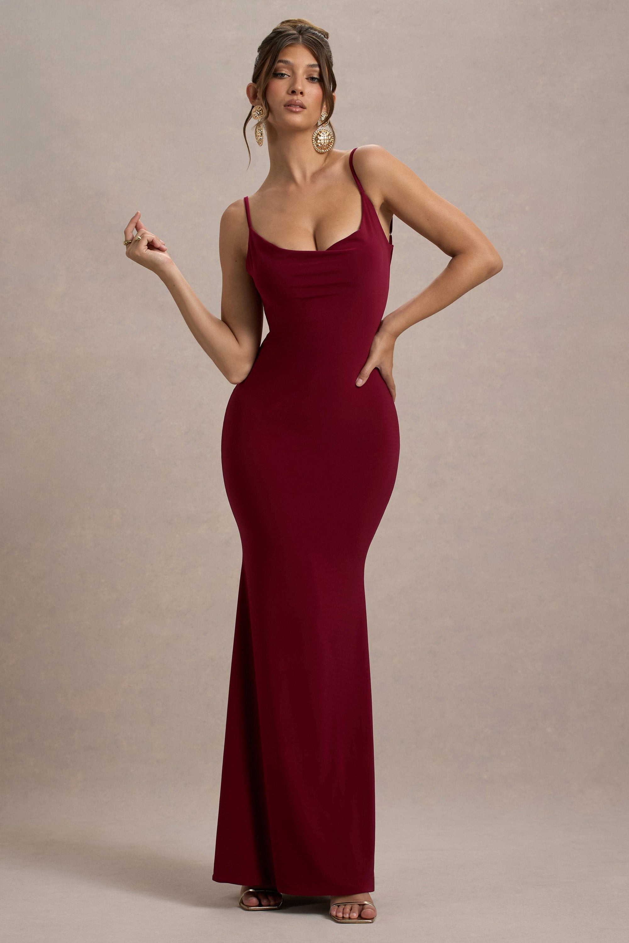 Francoise | Beerenfarbenes Wasserfall-Ausschnitt-Maxikleid mit Rückenausschnitt und Spitzeinsatz