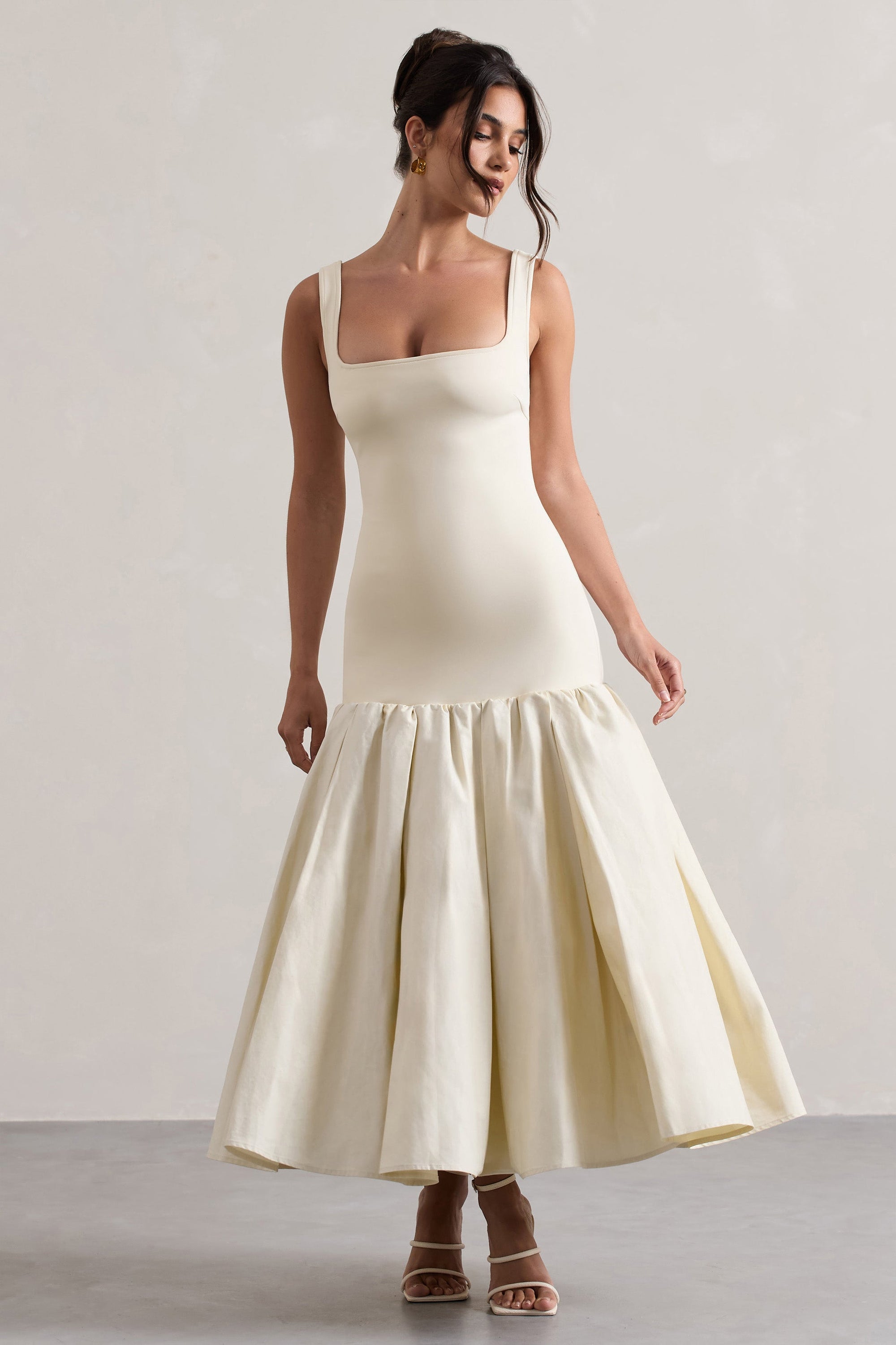 Parida | Cremefarbenes Popeline Midikleid mit tiefer Taille und Schößchen