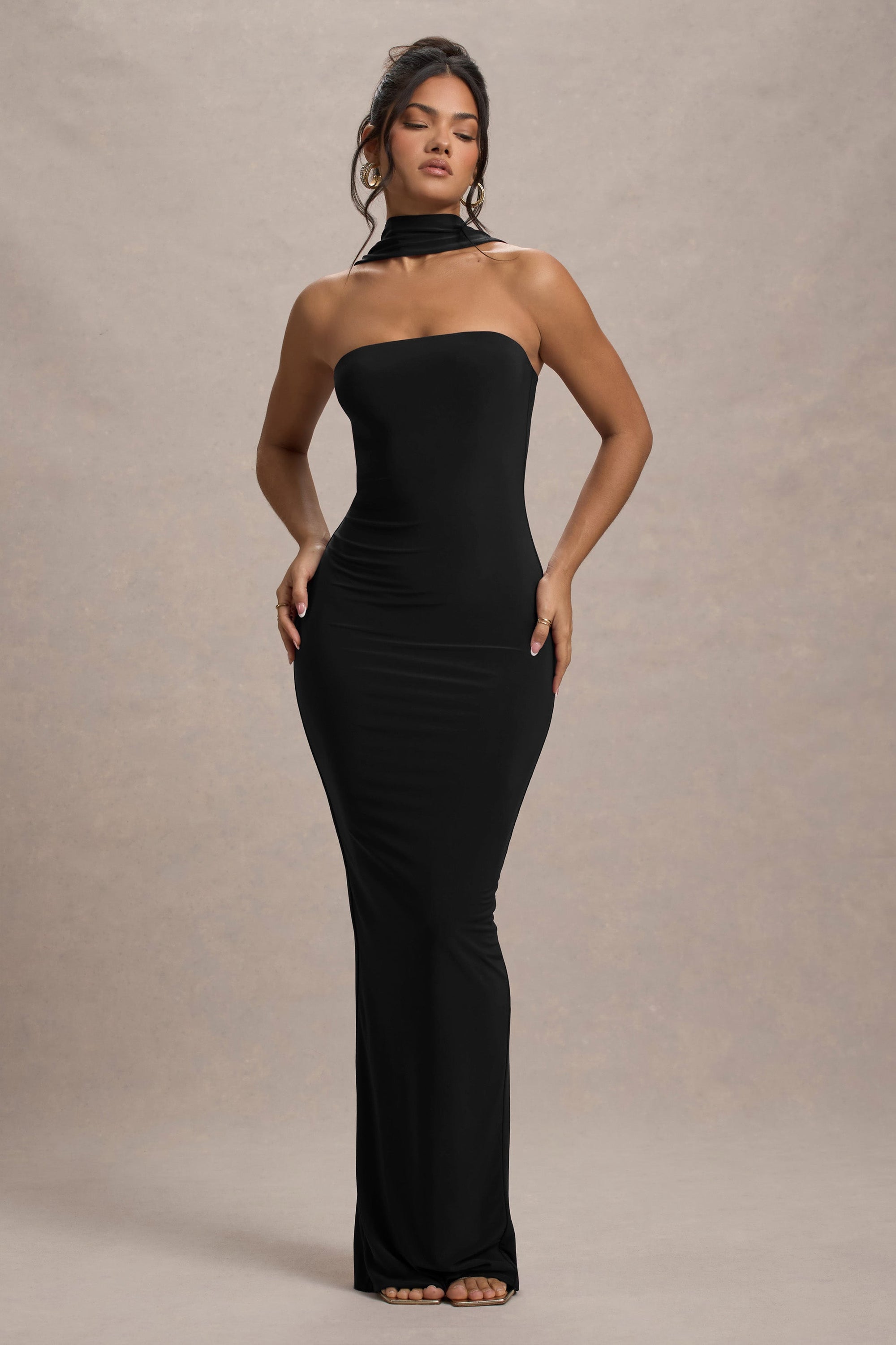 Nobu | Schwarzes Bandeau-Maxikleid mit Halterneck-Kragen