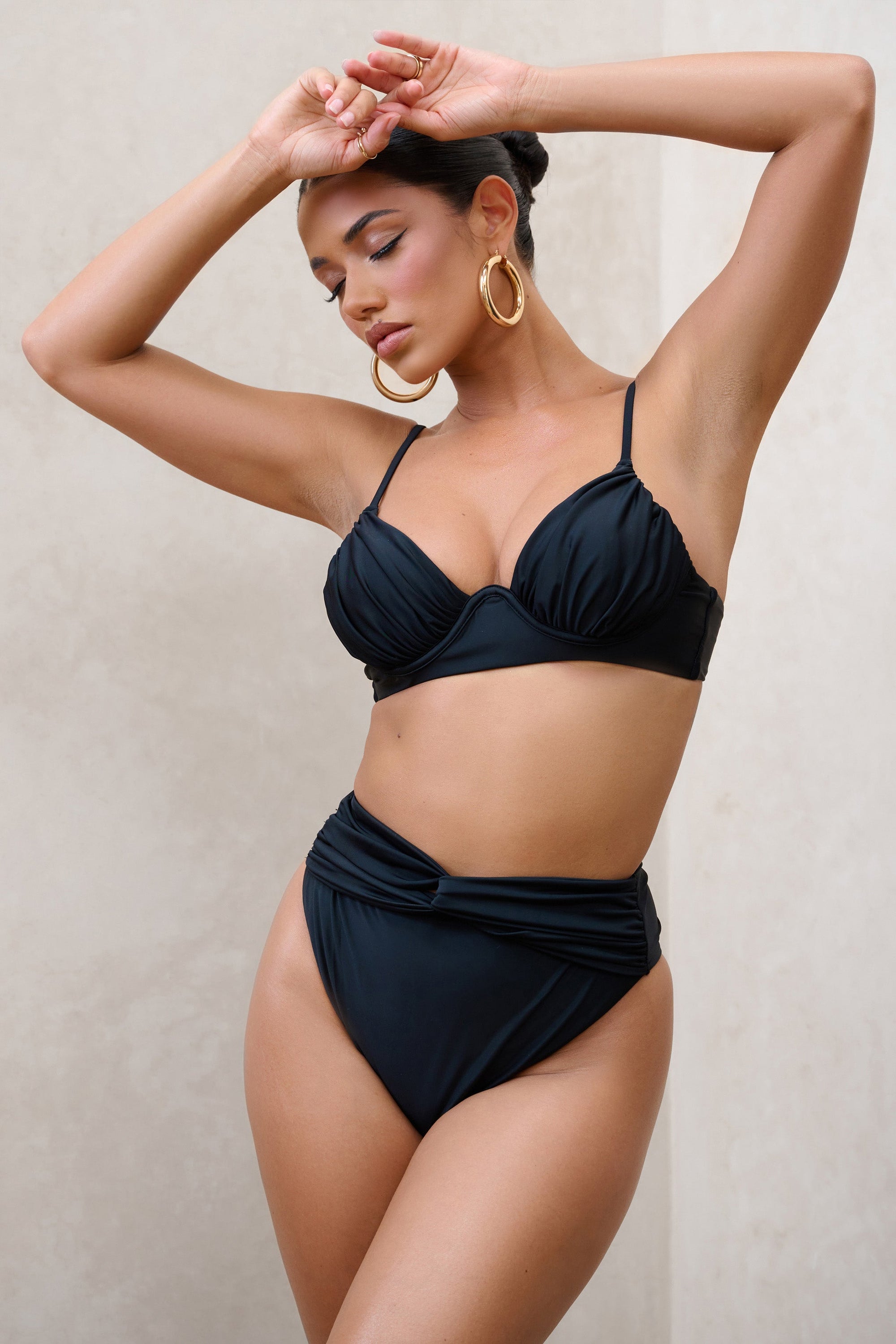 High Tide | Schwarze High-Waist-Bikinihose mit Twist-Front