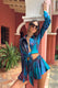 Marisela | Blaue Satin-Crop-Bluse mit Print und ausgestellten Ärmeln