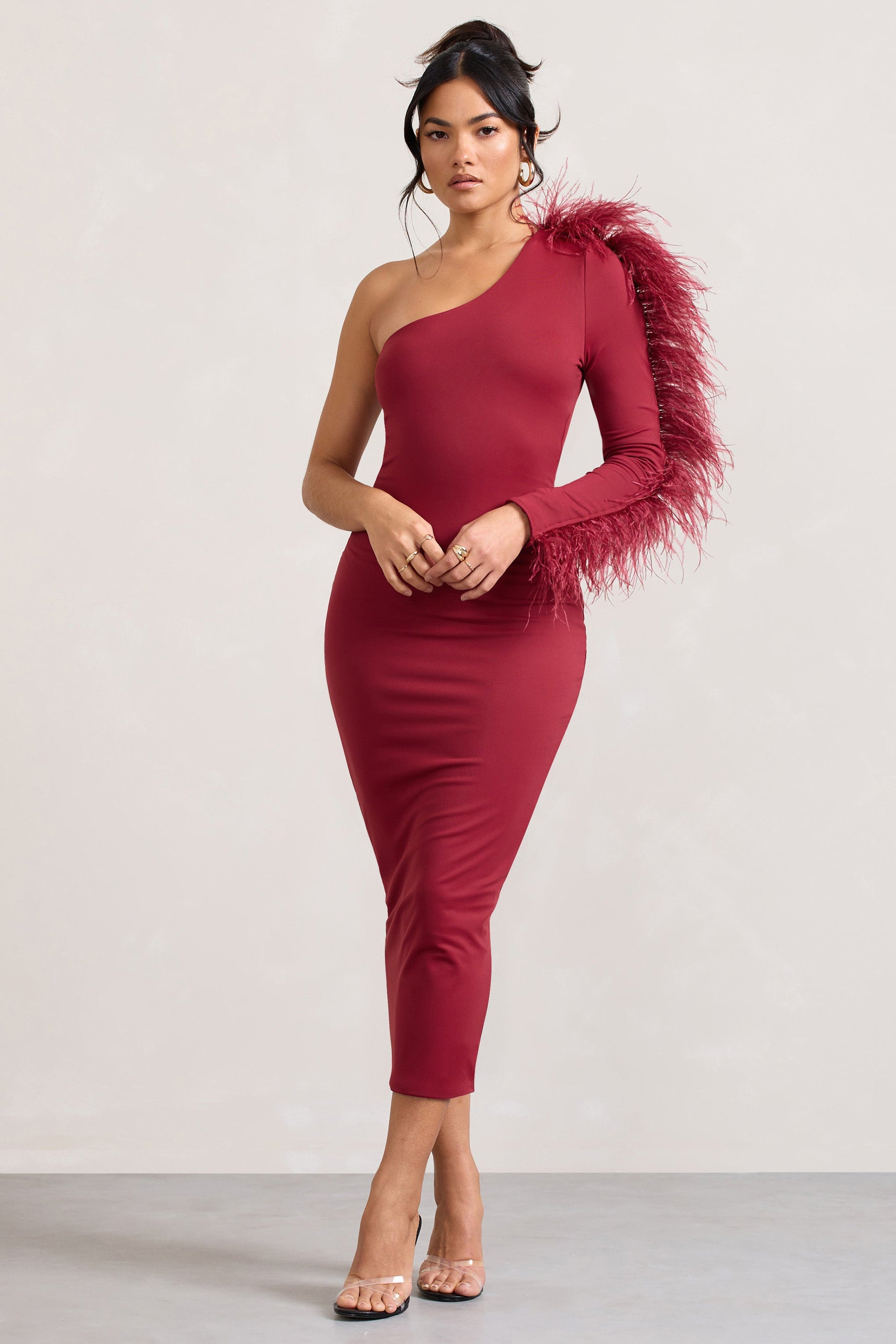 Wild One | Burgunderrotes Ein-Schulter-Midikleid mit Federsaum