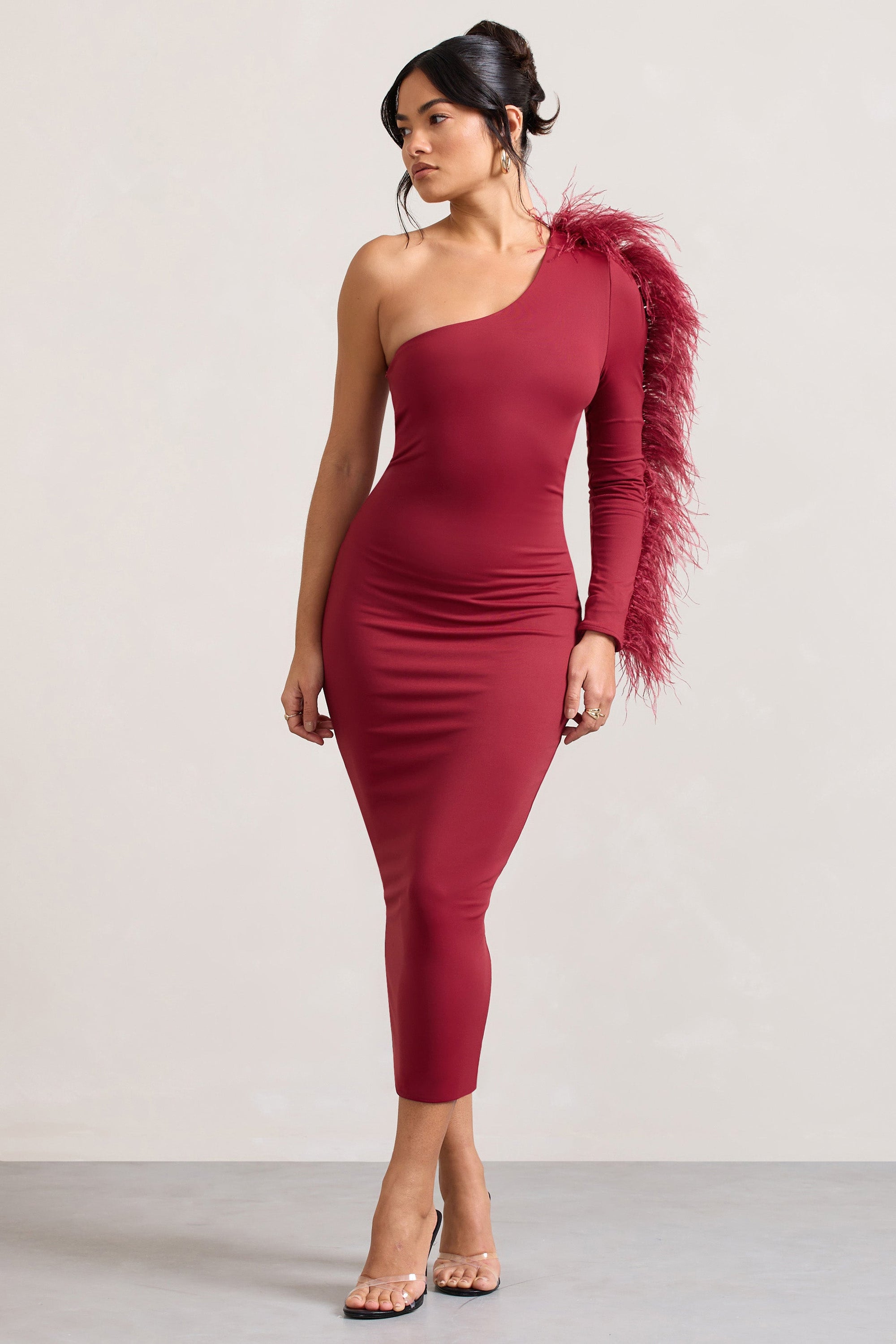 Wild One | Burgunderrotes Ein-Schulter-Midikleid mit Federsaum