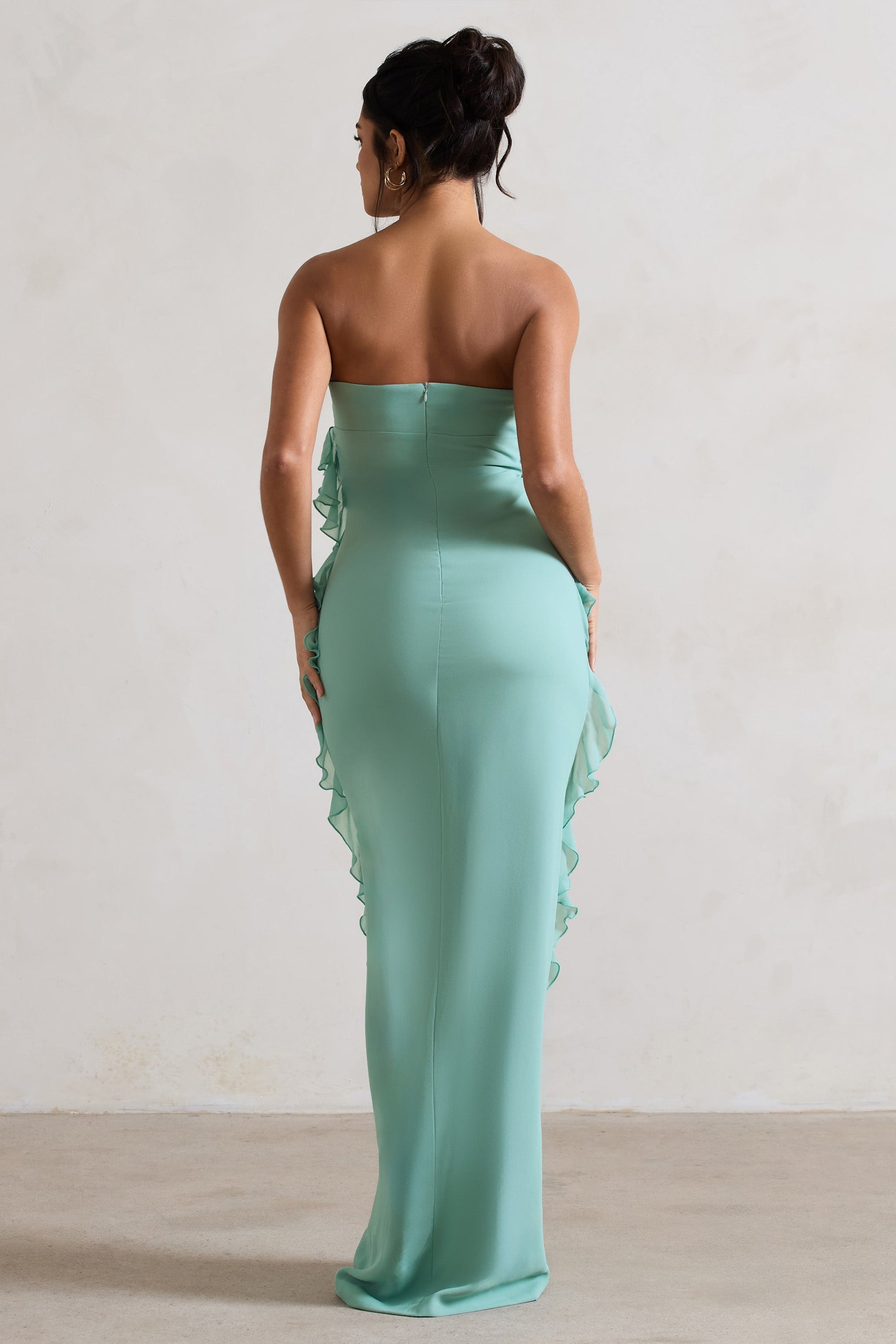 Gardenia | Minzgrünes trägerloses Rüschen-Maxikleid mit Korsage