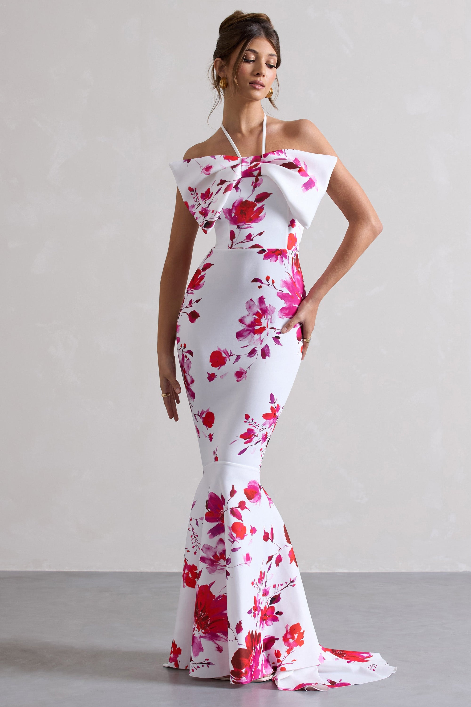 Sakura | Rosa geblümtes Maxikleid mit Halterneck, Schleife und Fishtail Saum