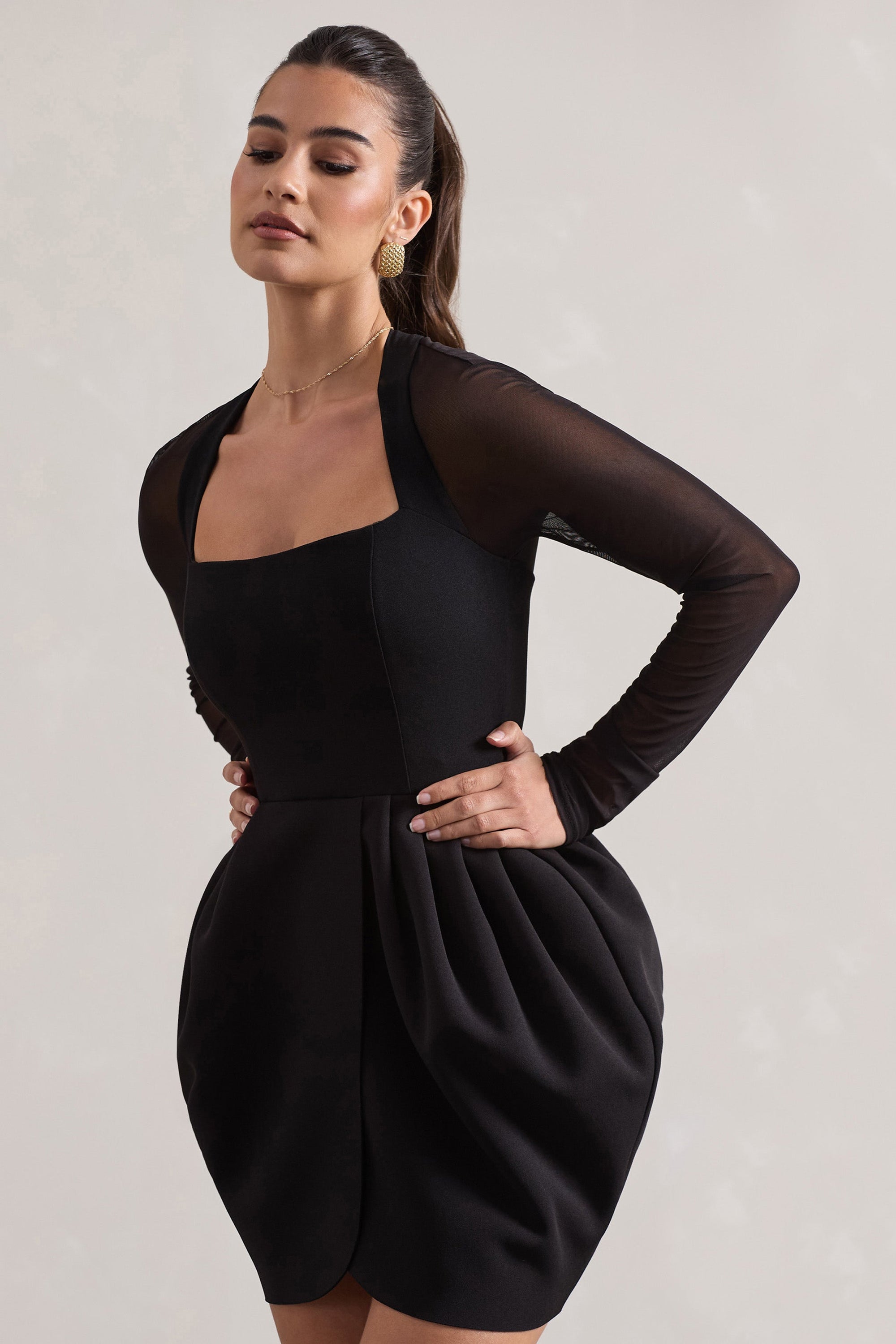 Alto | Schwarzes Minikleid mit quadratischem Ausschnitt und Puffrock
