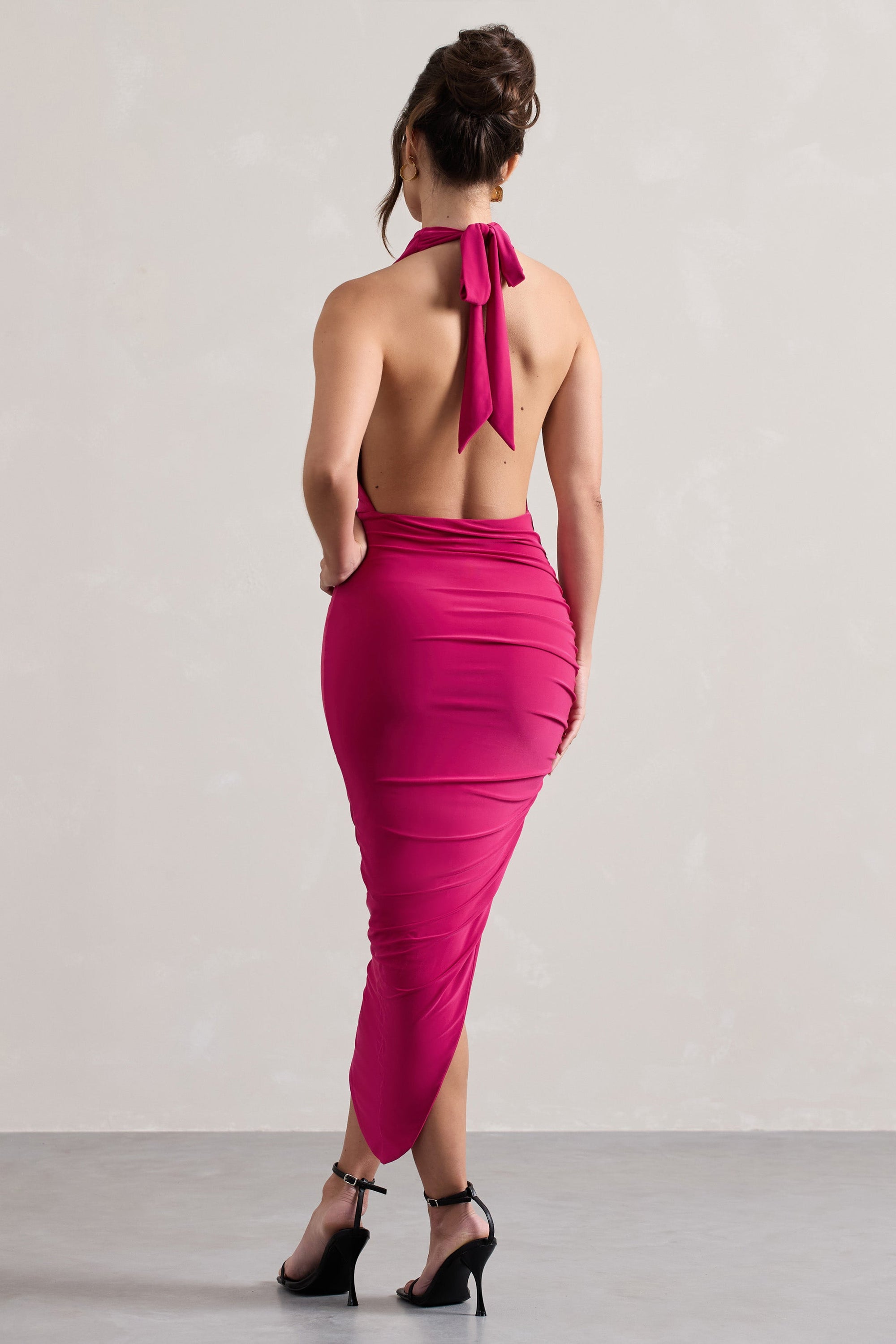 Hayley | Hot Pinkes Maxikleid mit Wasserfallausschnitt und asymmetrischem Schnitt