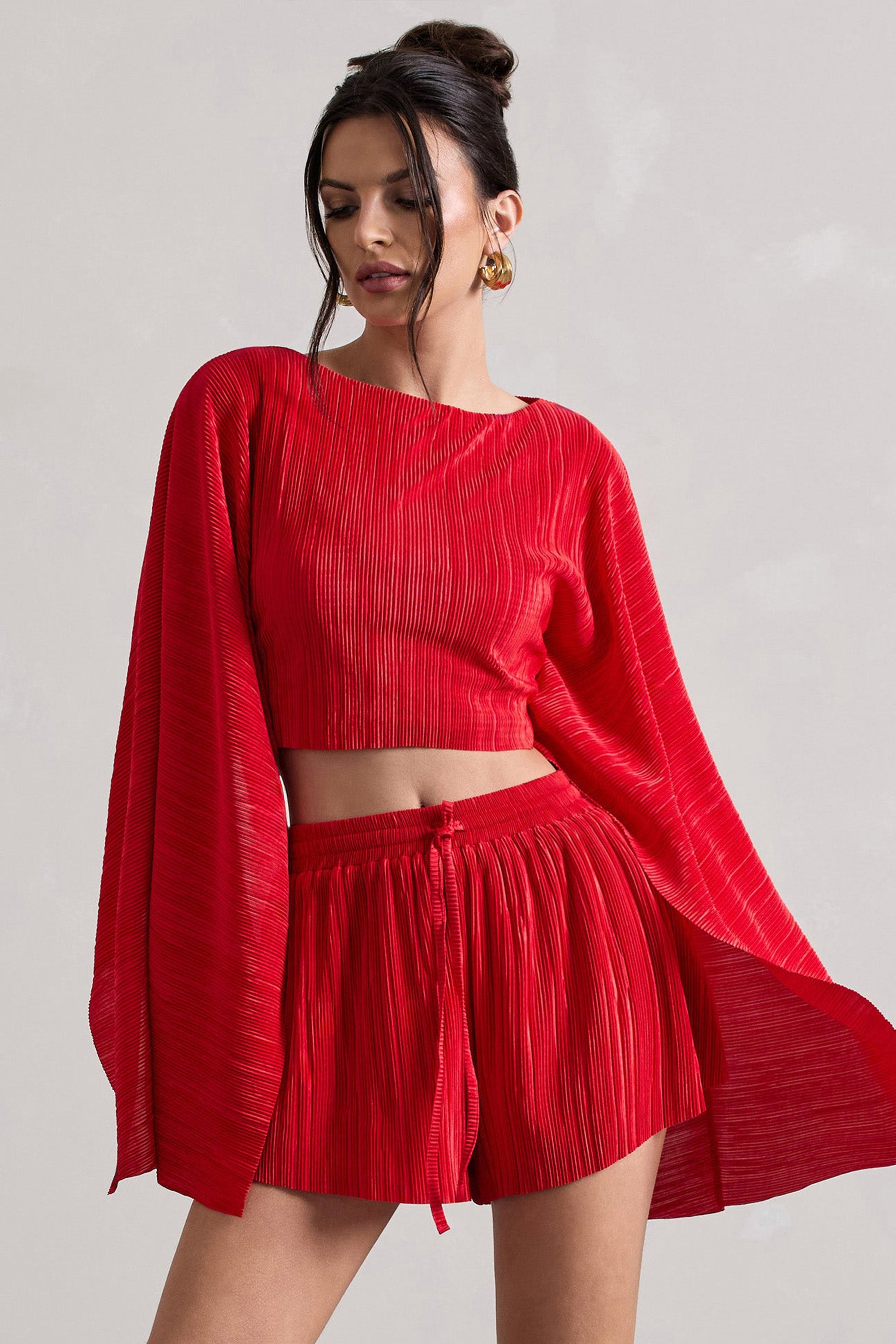 Flare | Rotes Plissee Crop Top mit Cape Ärmeln
