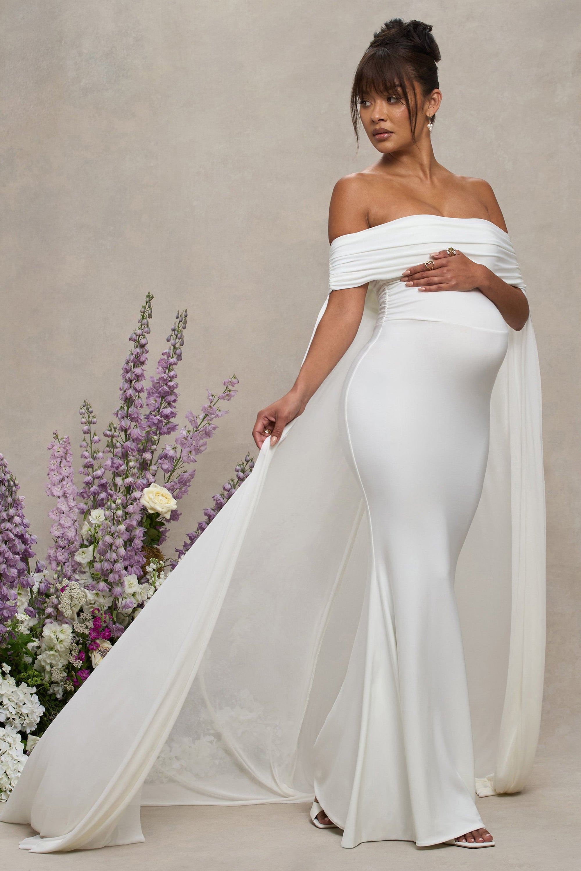 Carlotta | Weißes Maxikleid mit Rüschen und Fischschwanz-Schnitt
