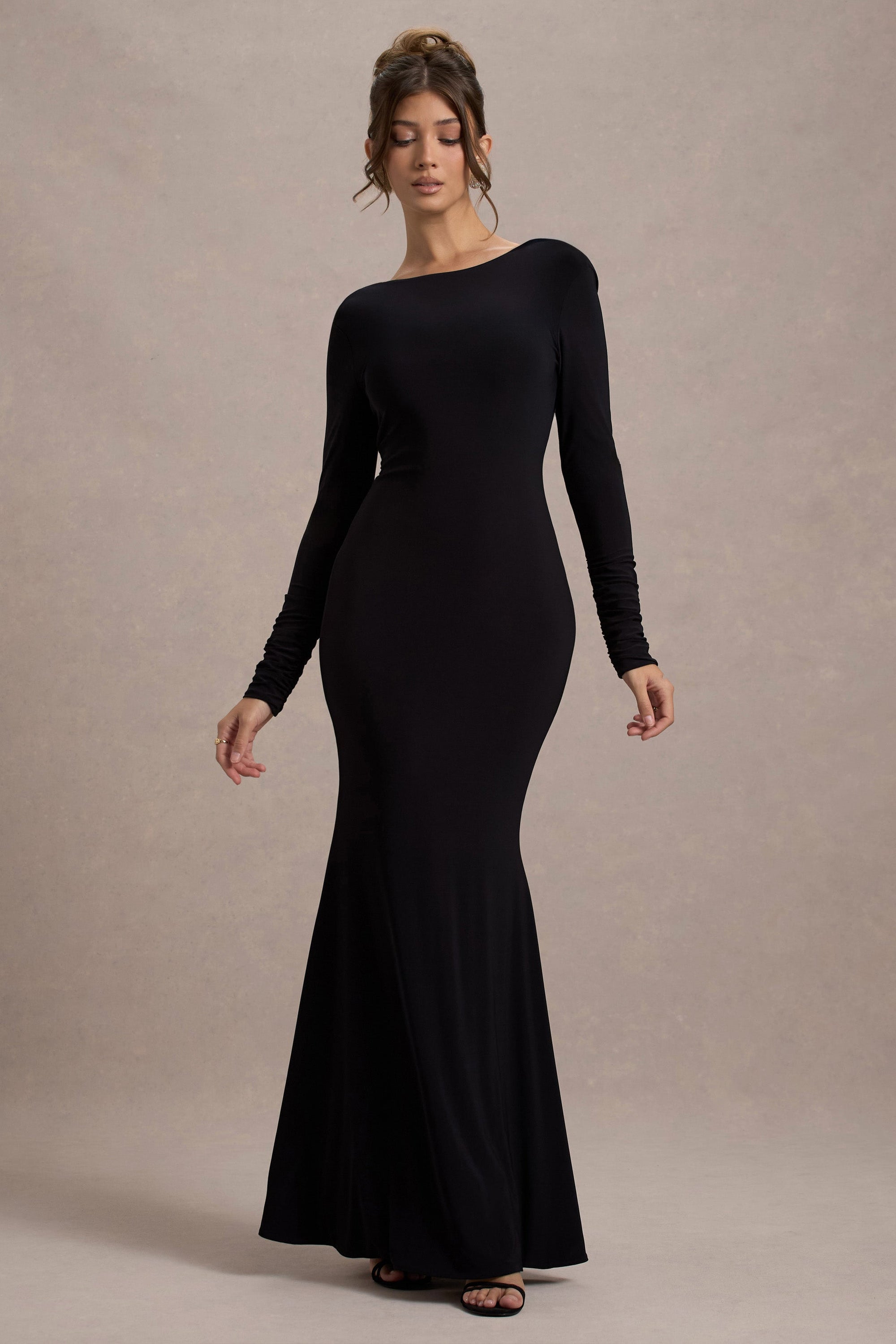 Rosalee | Schwarzes Maxikleid mit langen Ärmeln, Wasserfallrücken und Schleifendetails