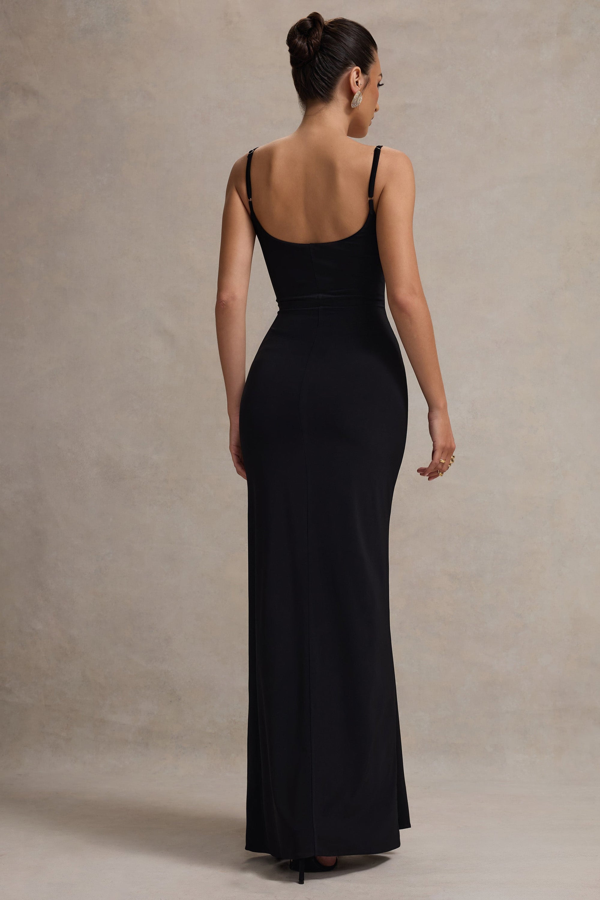 Emmalou | Schwarz-Weißes Maxikleid mit Trägern, Schlitz und Schleife