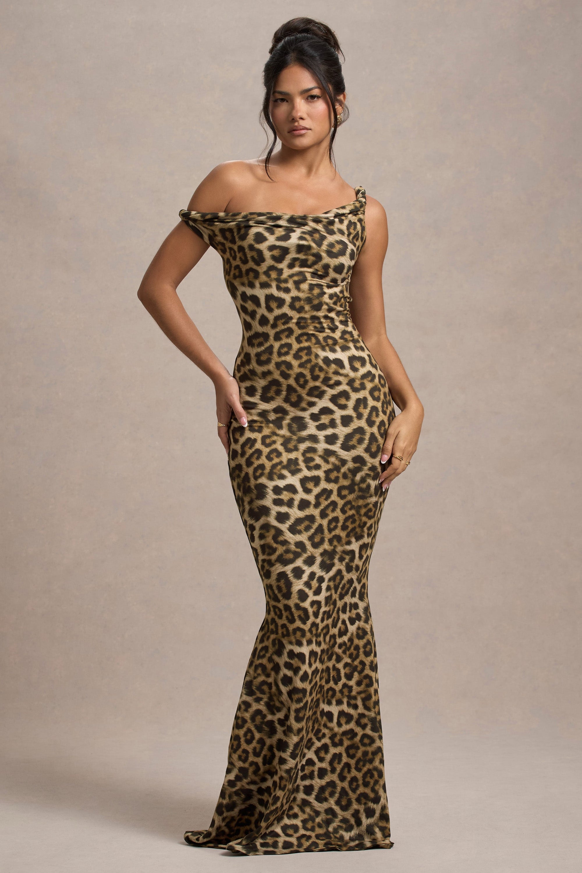 WB_HR_CL134931027-LitaLeopardPrintTwistedAsymmetricMaxiDress2