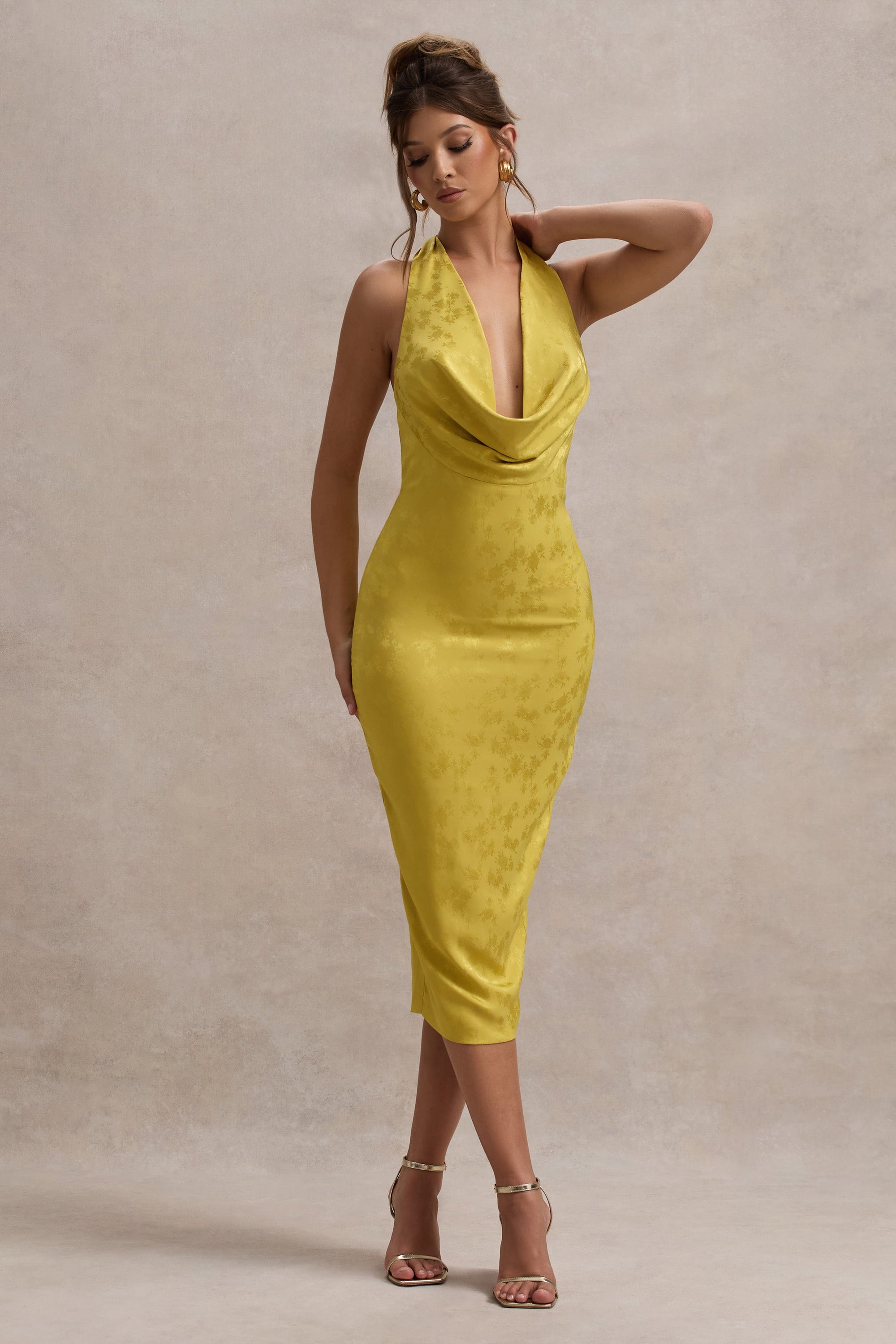 Maciza | Satin Jacquard Midikleid mit Wasserfallausschnitt in Senfgelb