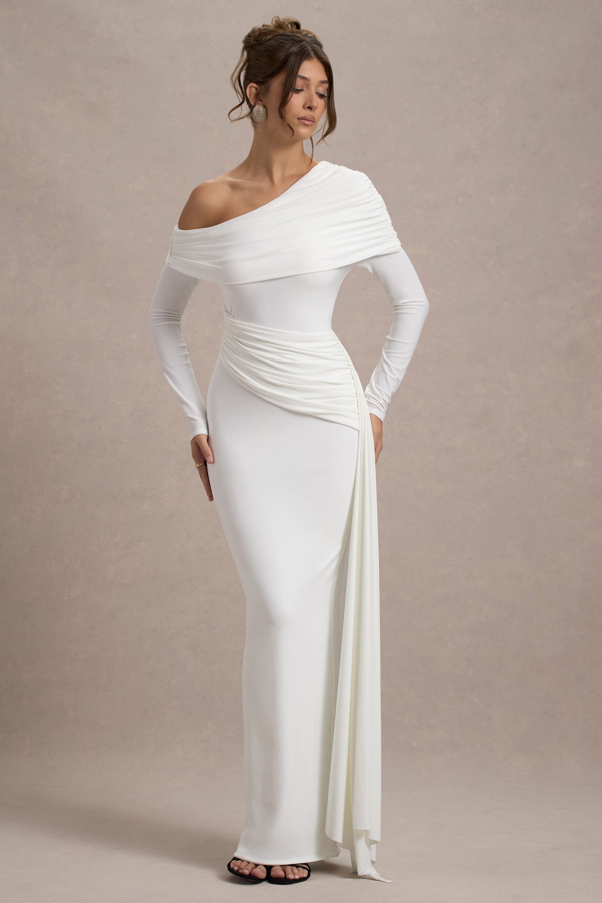 Valina | Weißes asymmetrisches Maxikleid mit Raffung und Drapierung