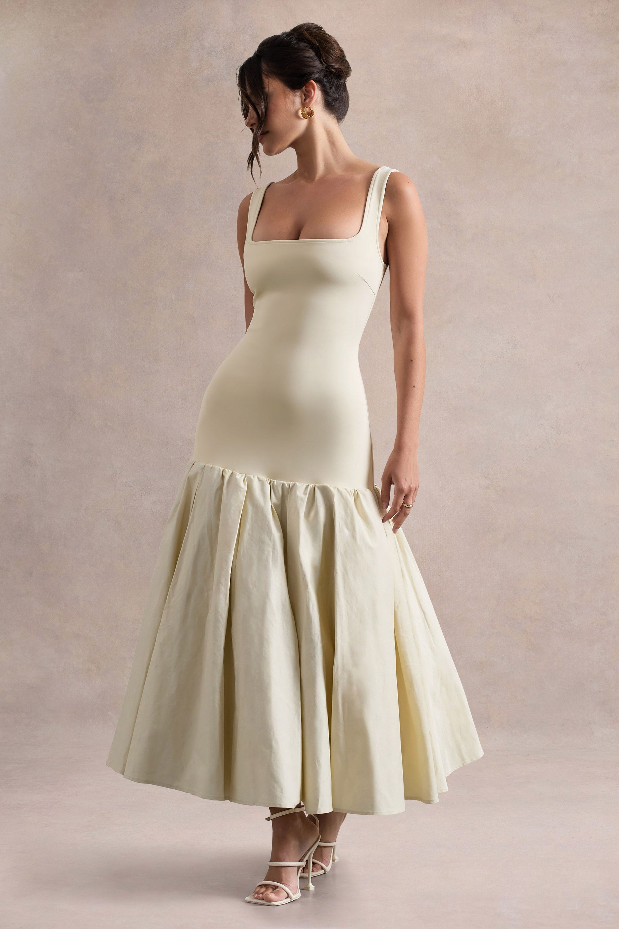 Parida | Cremefarbenes Popeline Midikleid mit tiefer Taille und Schößchen