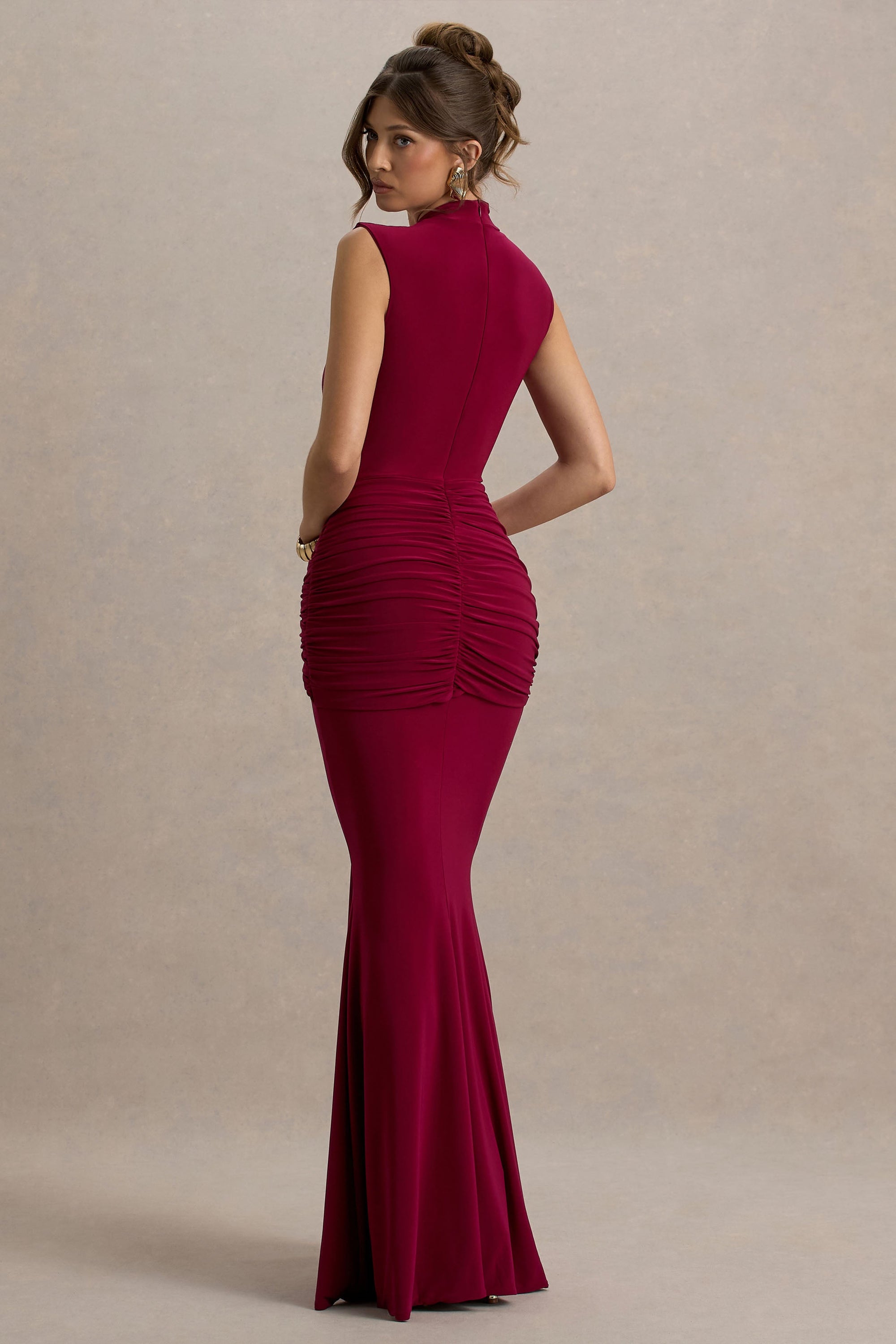Graziana | Burgunderrotes Maxikleid mit hohem Kragen und Drapierung