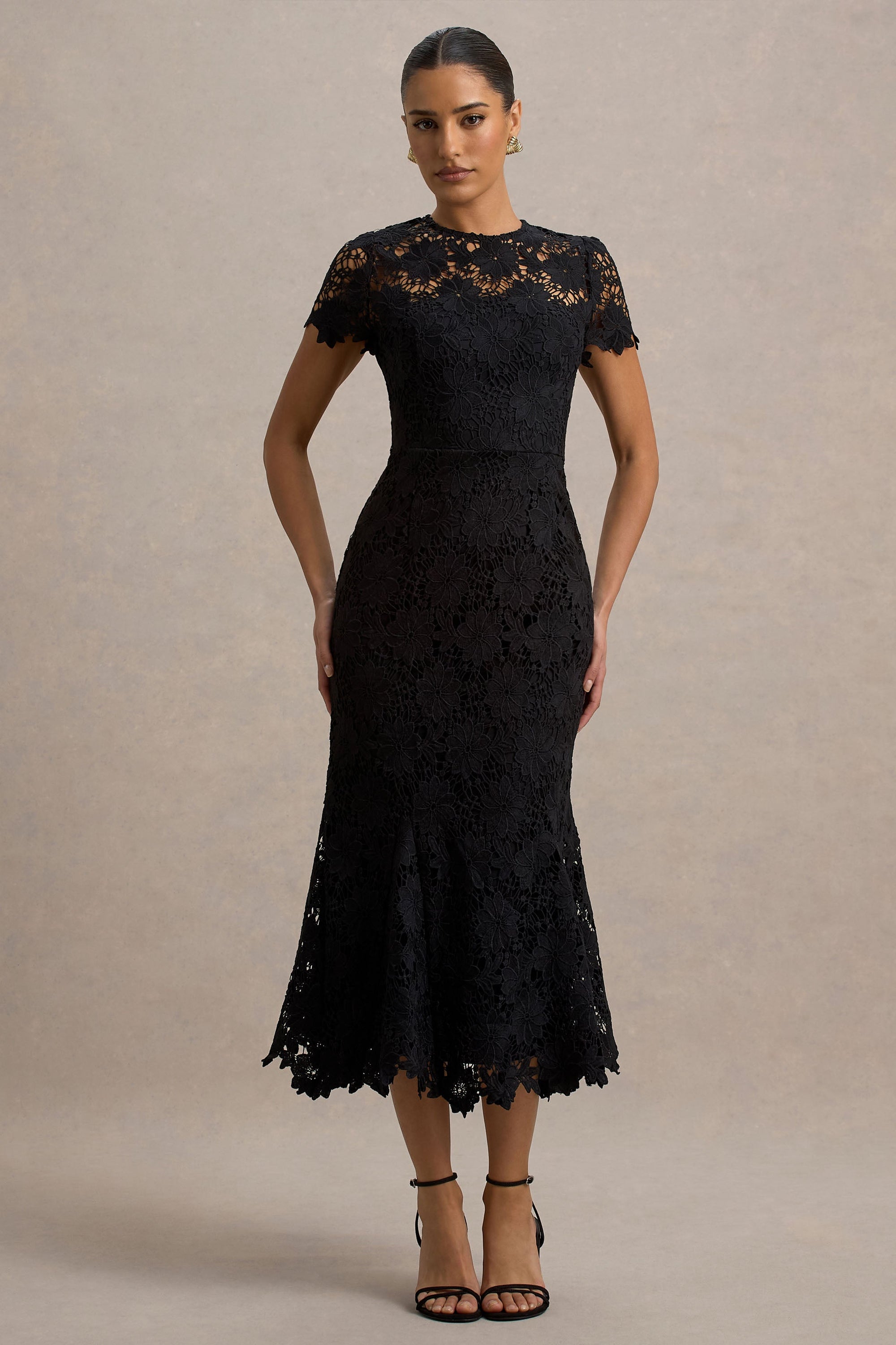 Clarissa | Schwarzes Midikleid aus Spitze mit kurzen Ärmeln