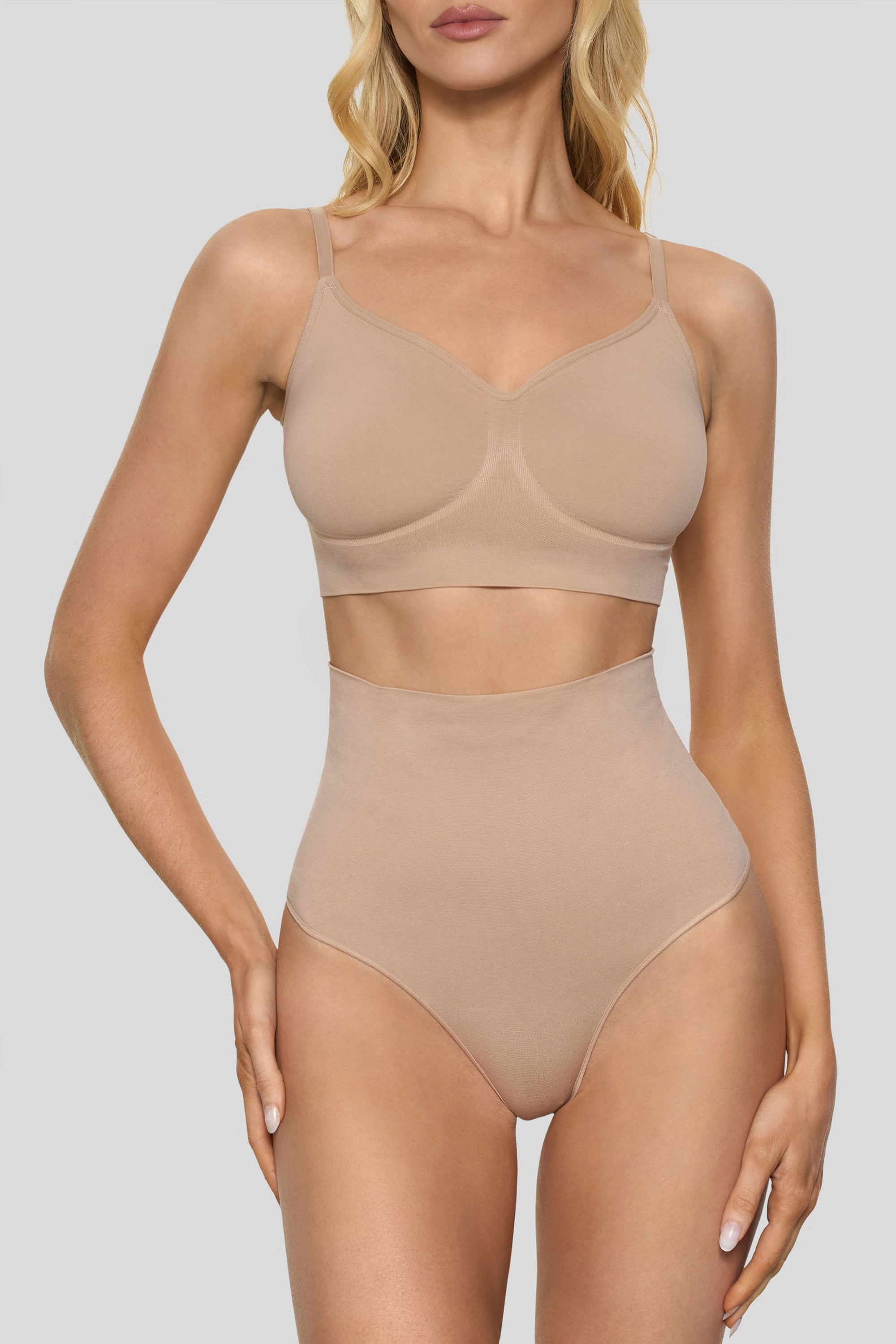 BOOMBA | Kurztaillen-Shaper in Beige