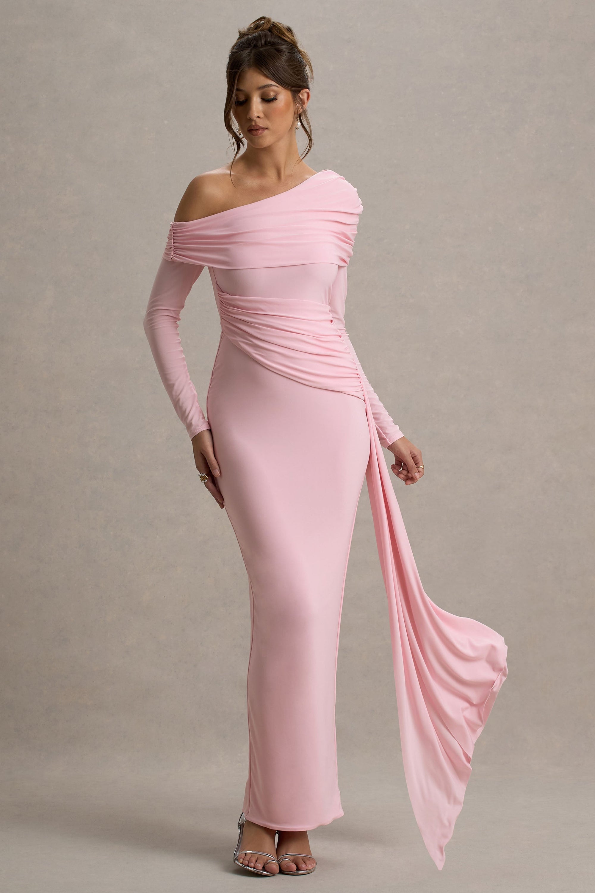 Valina | Rosa Maxikleid mit Raffungen, asymmetrischem Schnitt und Drapierung