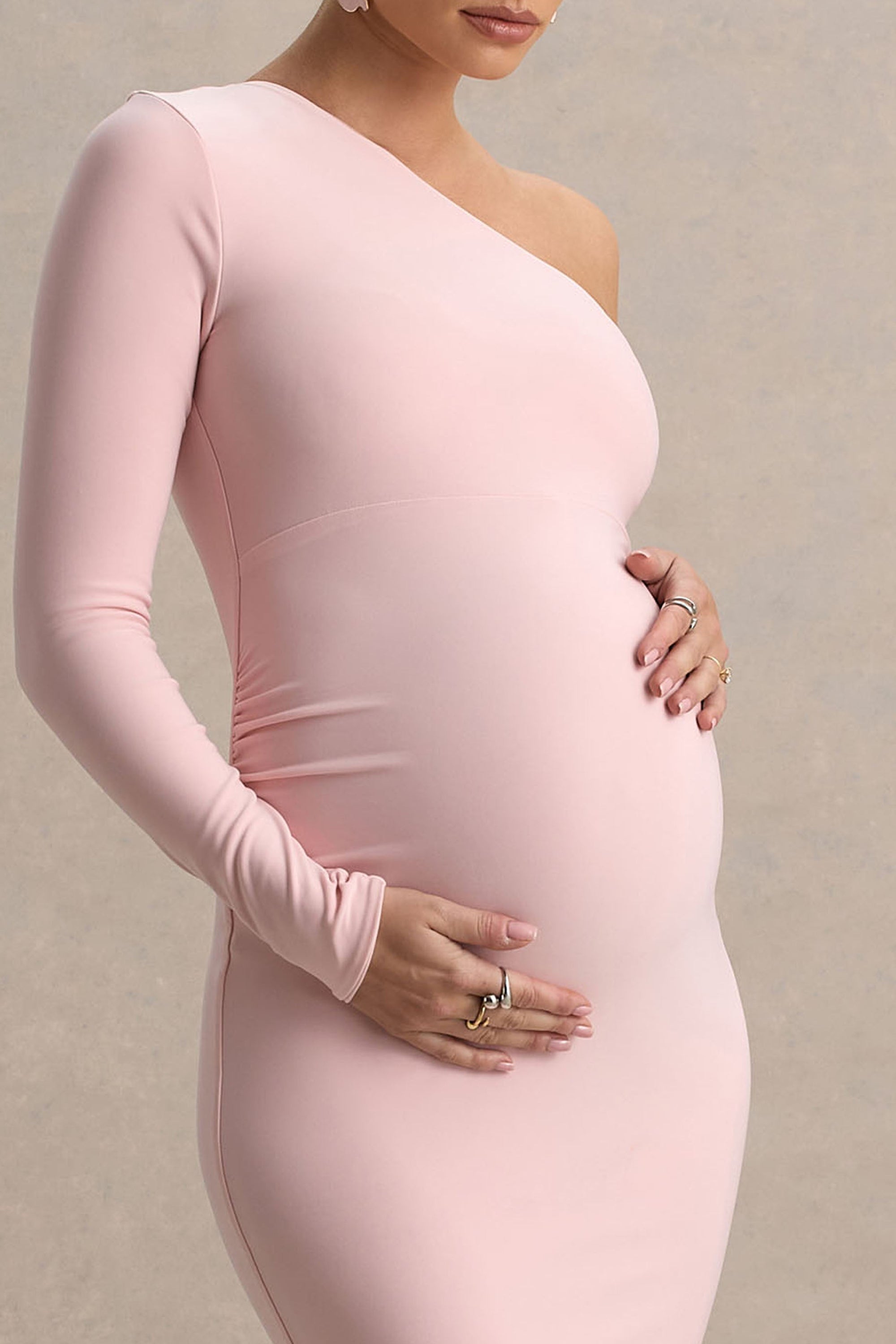 Heloise | Rosafarbenes asymmetrisches Umstandsmaxikleid mit einem Ärmel