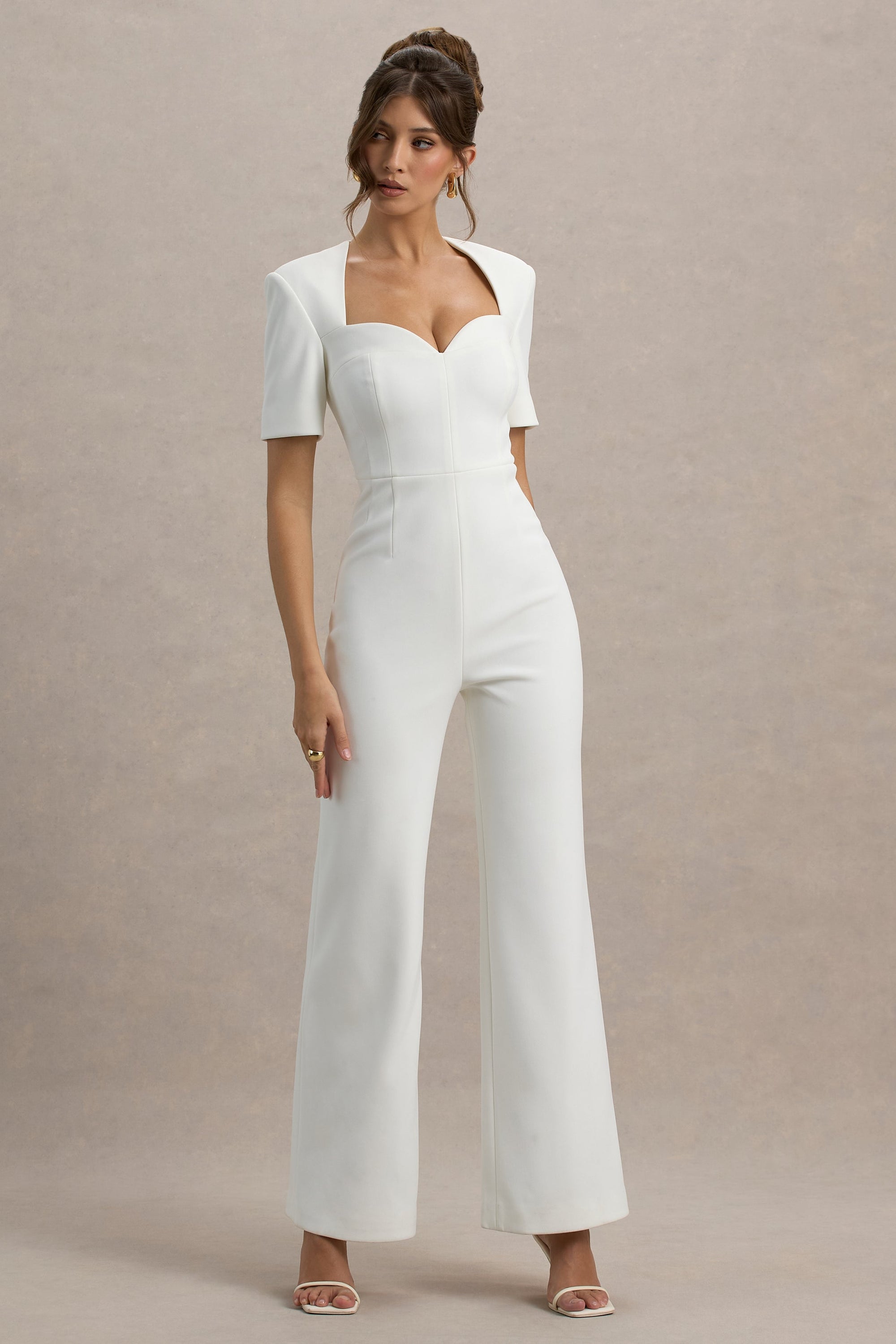 Simone | Weißer Jumpsuit mit Sweetheart-Ausschnitt, kurzen Ärmeln und weitem Bein