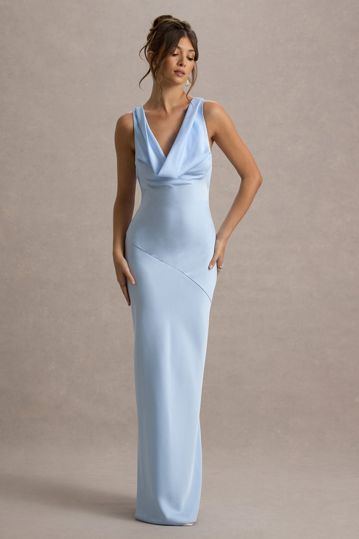 Alesso | Puderblaues Satin-Slip-Maxikleid mit Wasserfallausschnitt