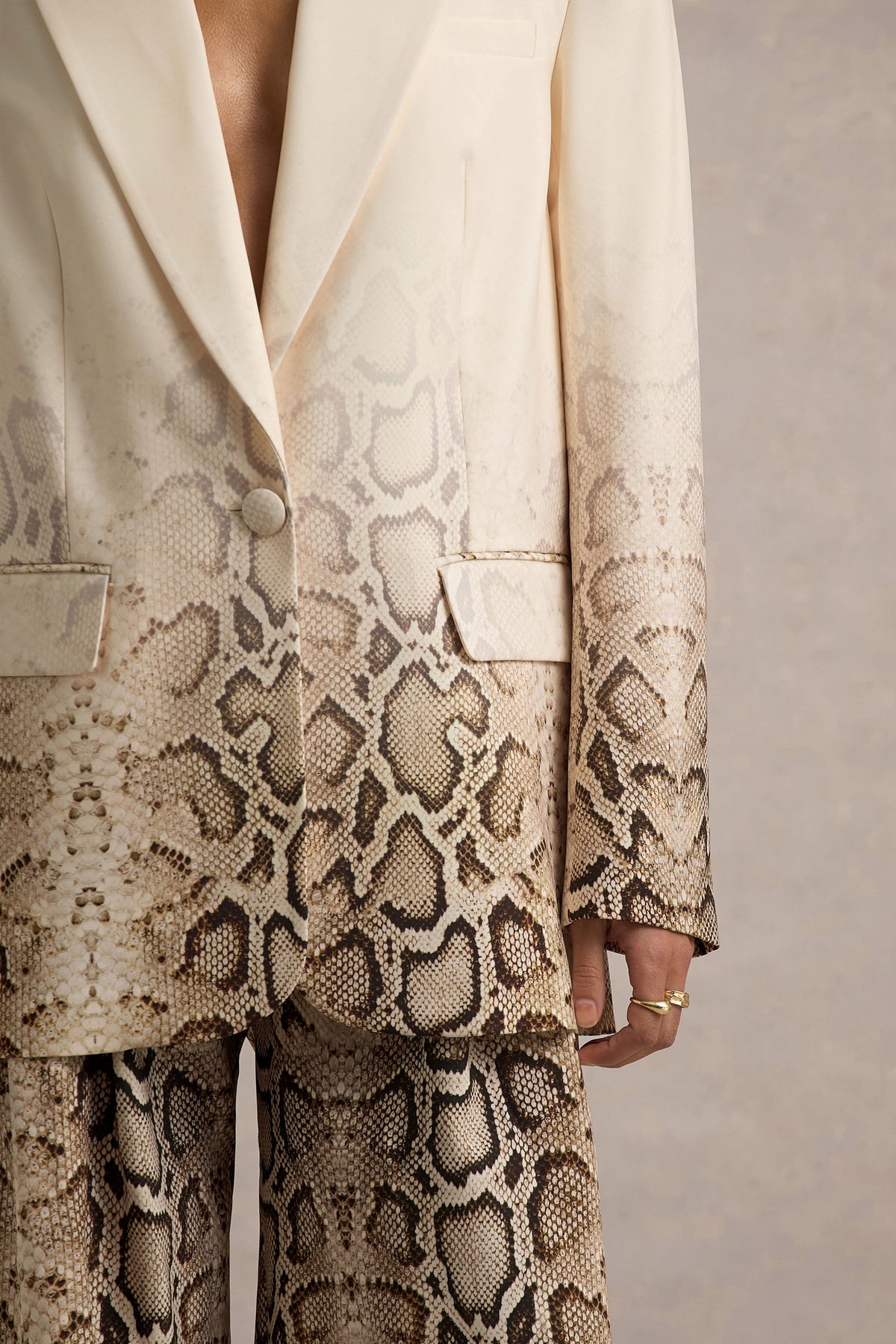 Hurley | Blazer mit Ombré-Schlangenmuster in Longline-Schnitt