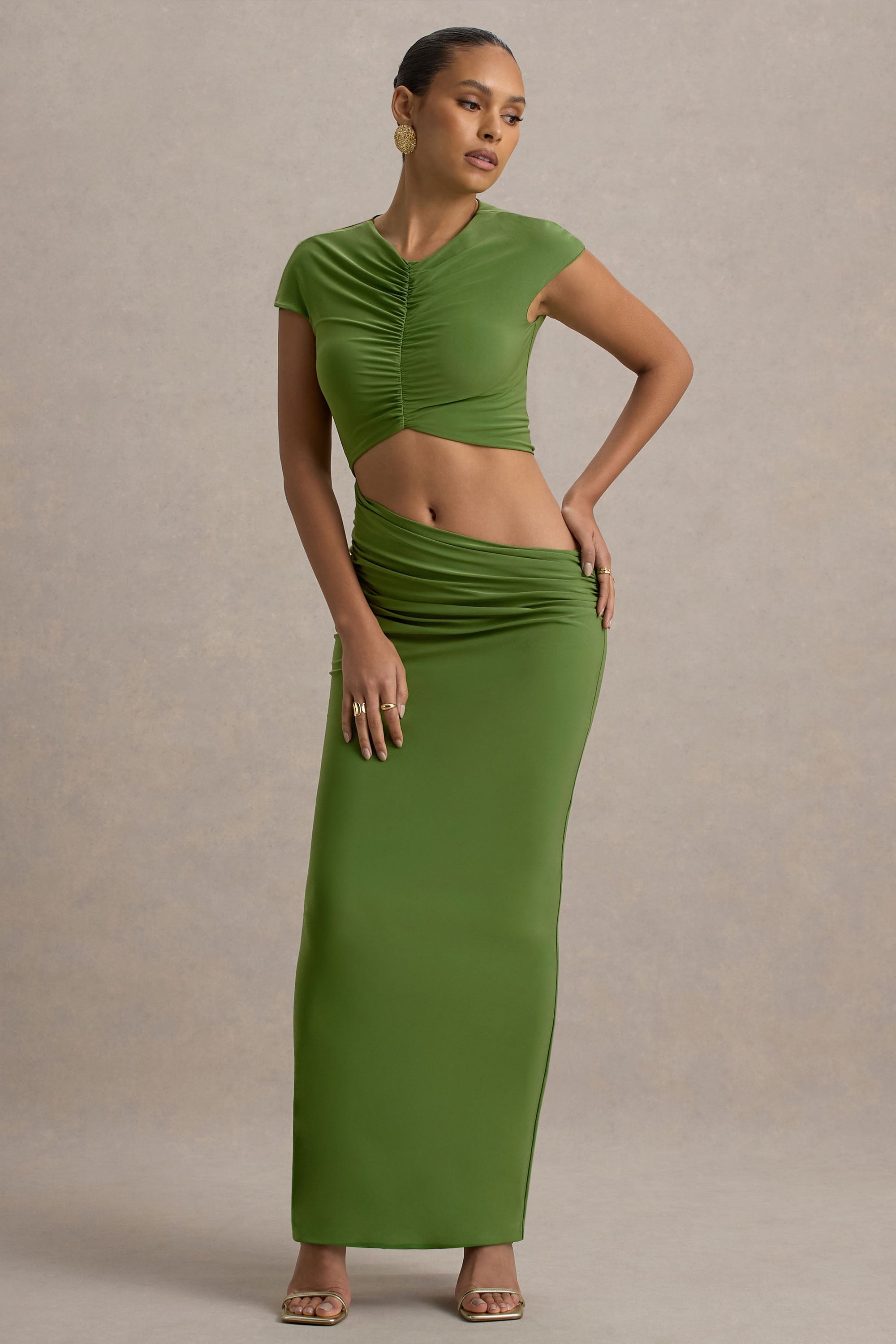 Pia | Grünes Maxikleid mit kurzen Ärmeln und Cut-Outs