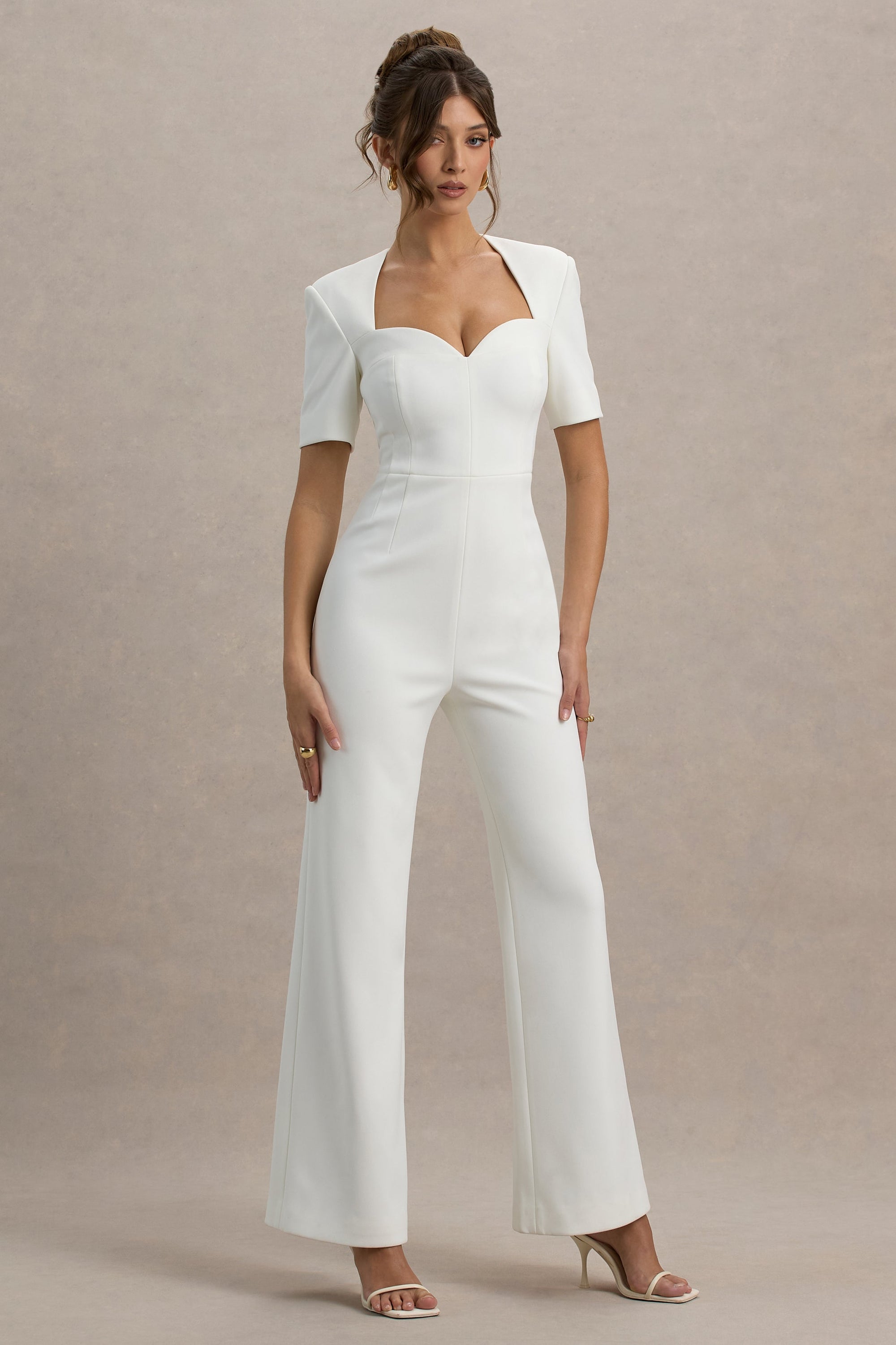 Simone | Weißer Jumpsuit mit Sweetheart-Ausschnitt, kurzen Ärmeln und weitem Bein
