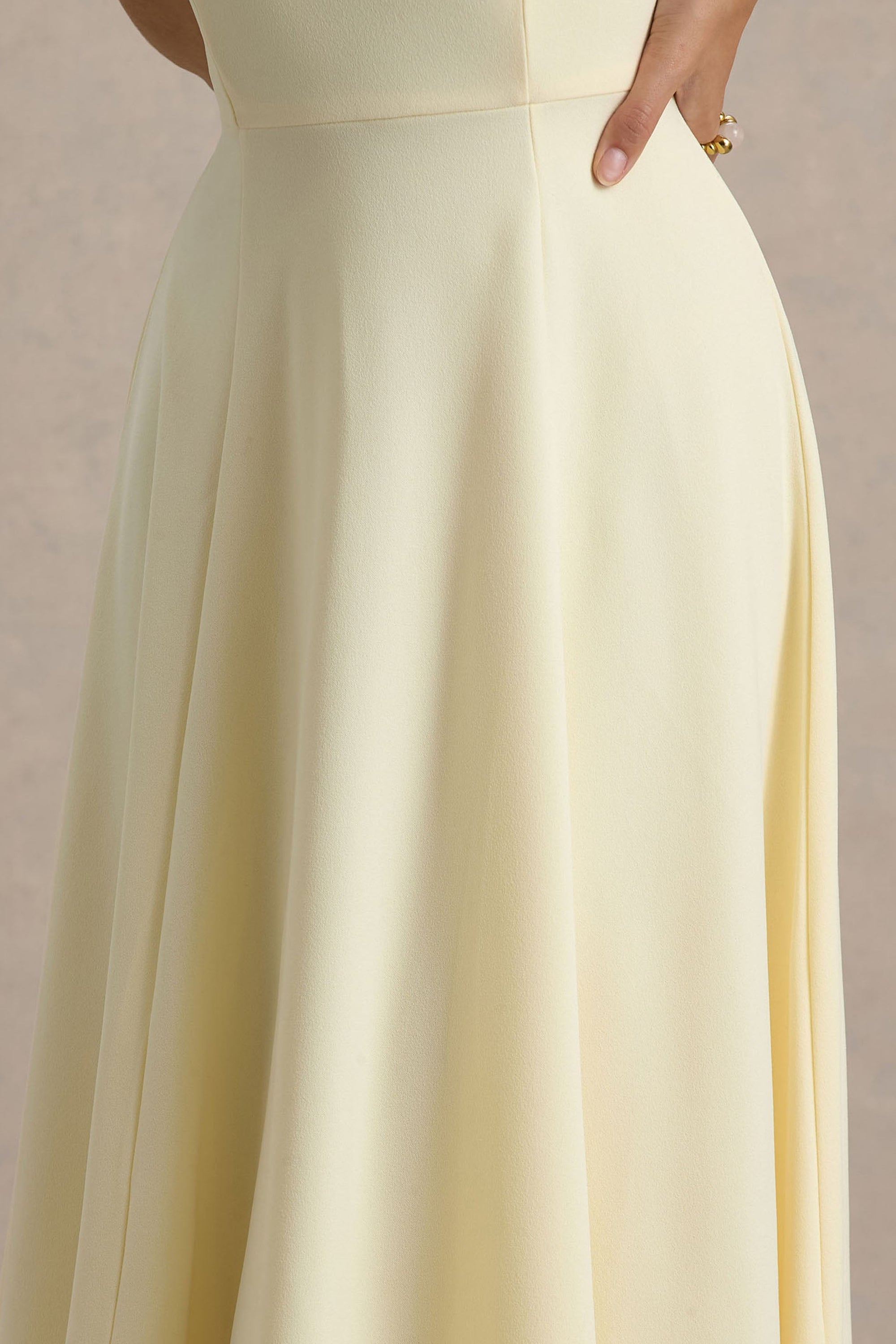 Auburn | Zitronenfarbenes Midikleid mit Halterneck
