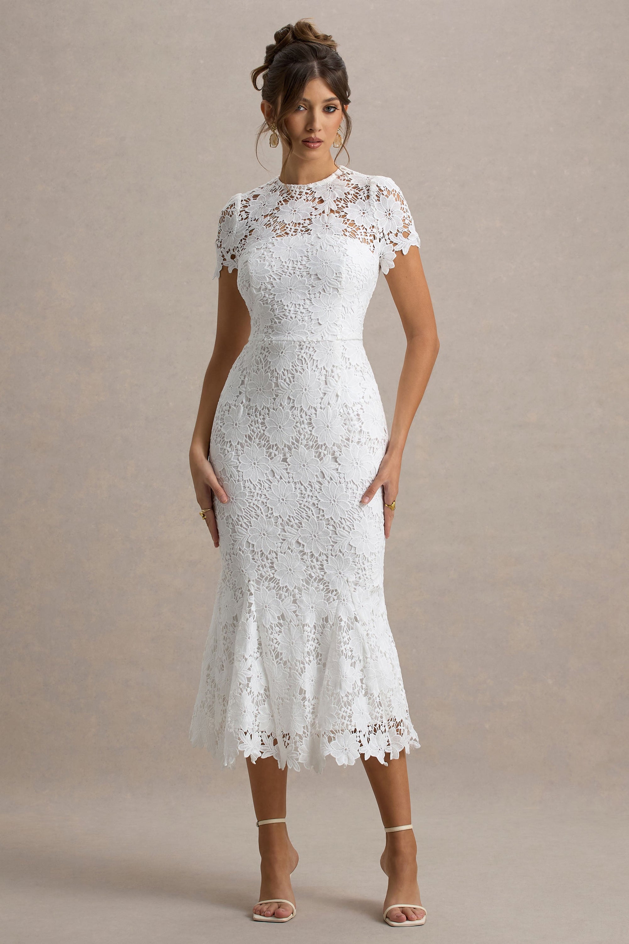 Clarissa | Weißes Midikleid aus Spitze mit kurzen Ärmeln