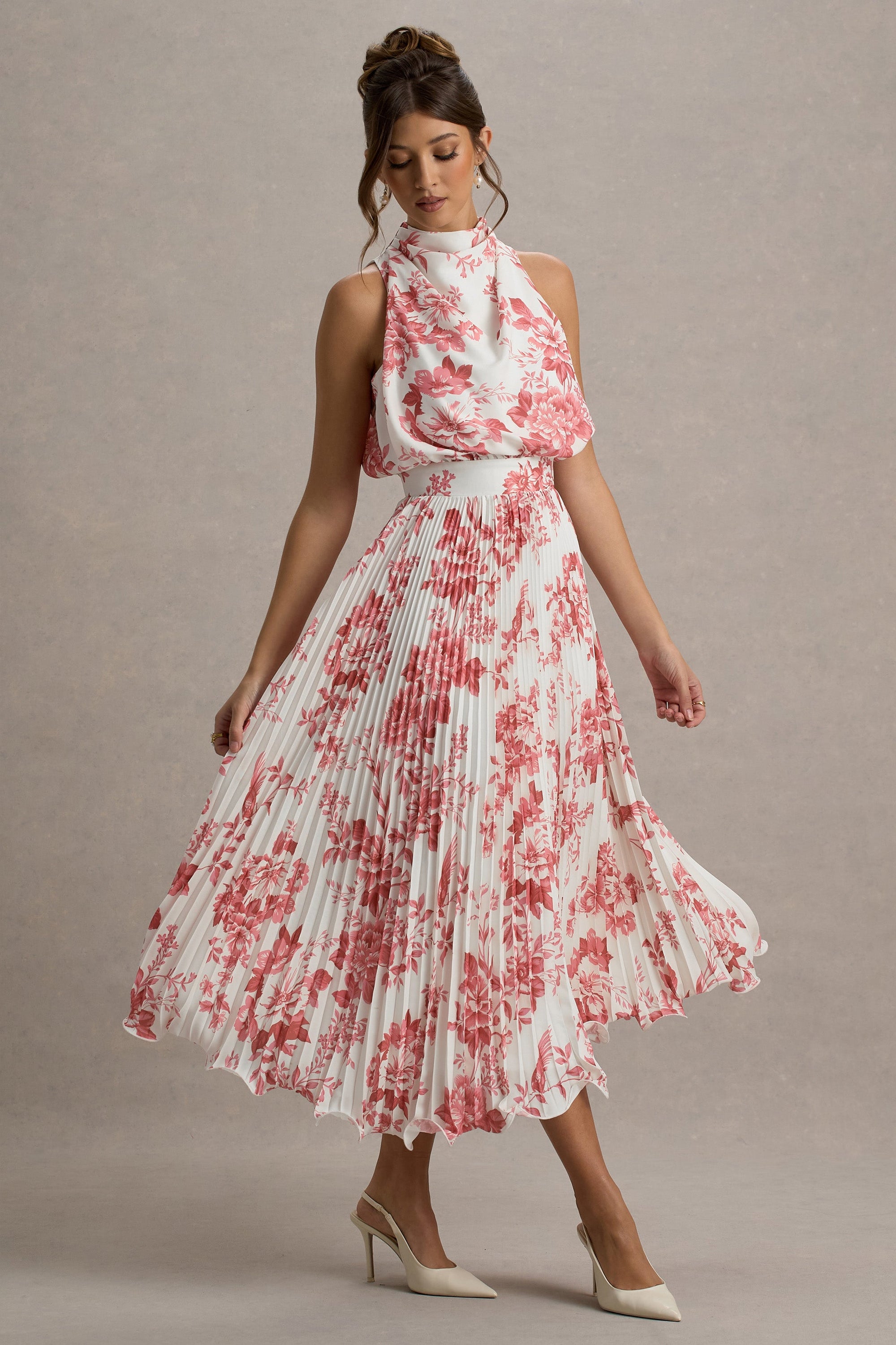 Nila | Rosa Midikleid mit Porzellanprint, Wasserfallausschnitt und plissiertem Rock