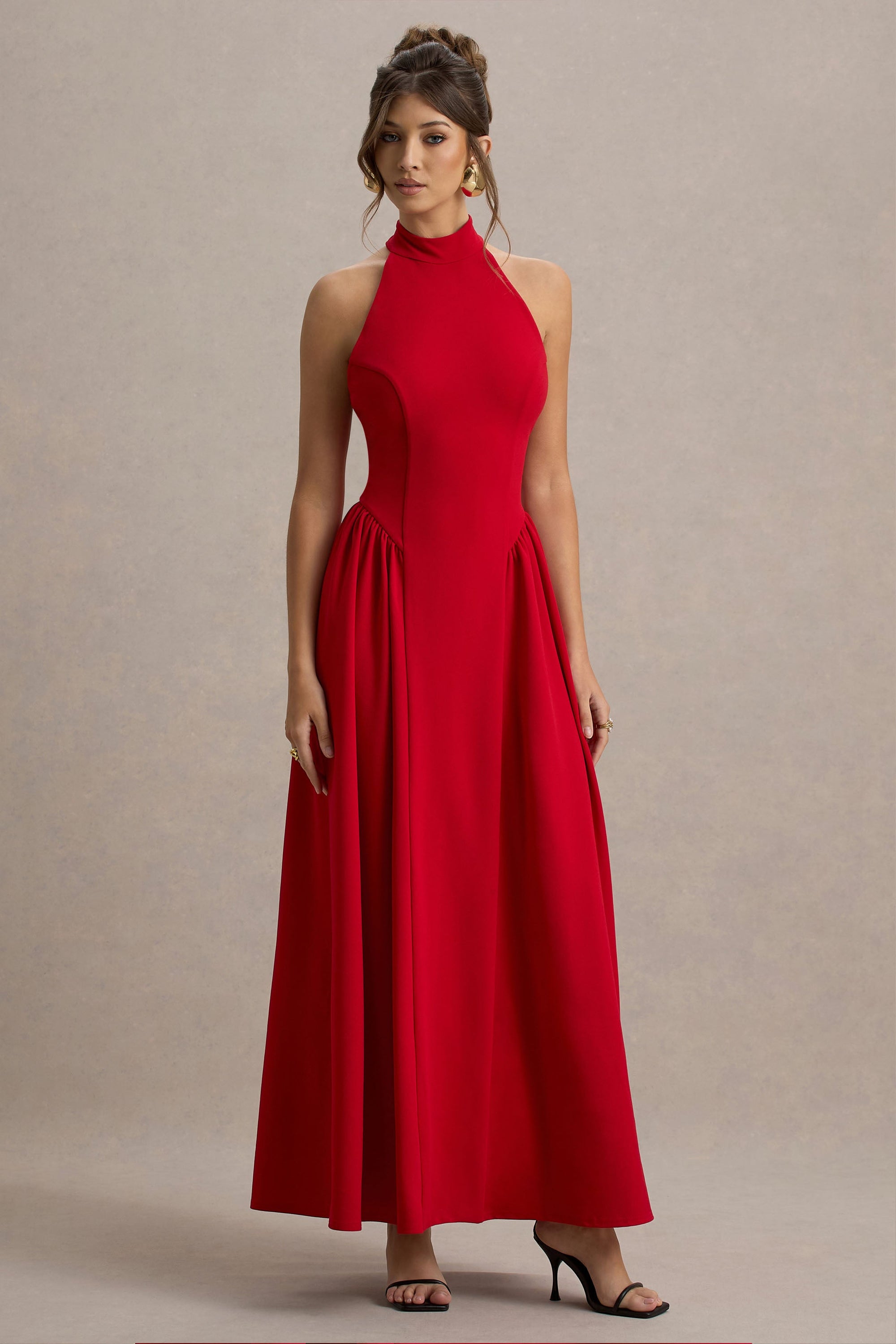 Cynthia | Rotes Maxikleid mit hohem Kragen und voluminösem Rock