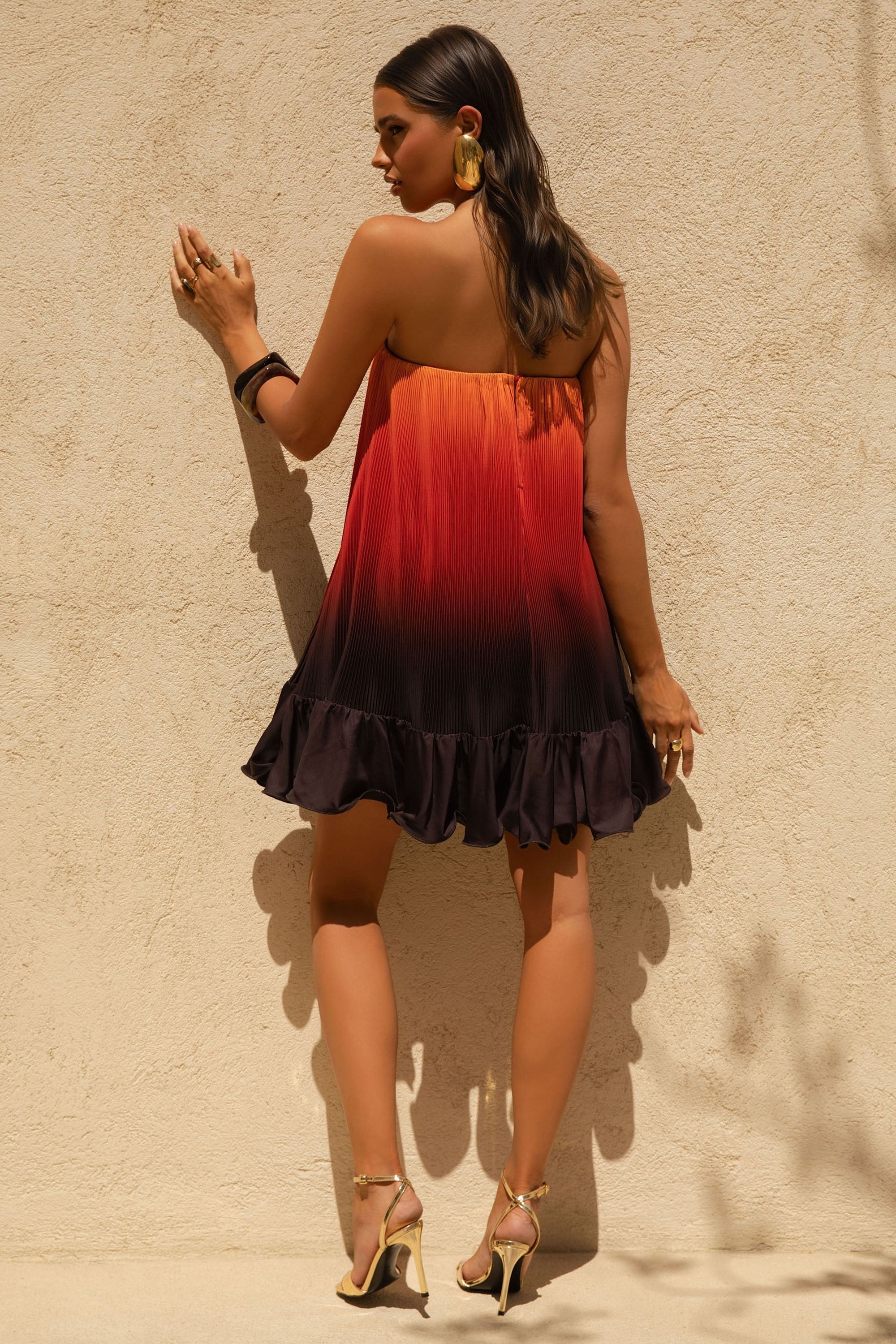 Tropical | Orangefarbenes Ombré-Satin-Minikleid mit Rüschen-Saum