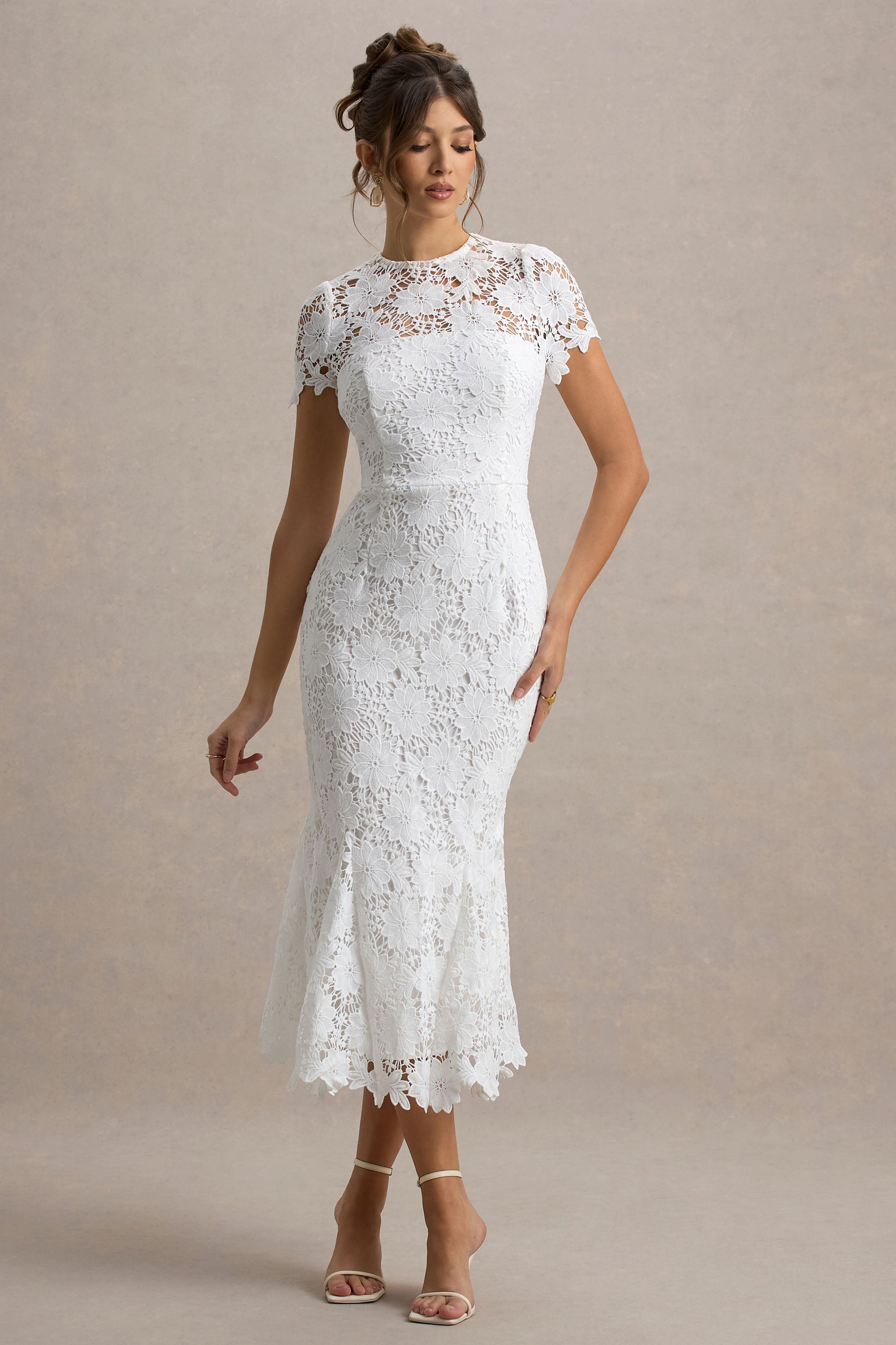 Clarissa | Weißes Midikleid aus Spitze mit kurzen Ärmeln